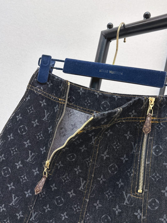 Loui* 25ss monogram zipper denim shorts