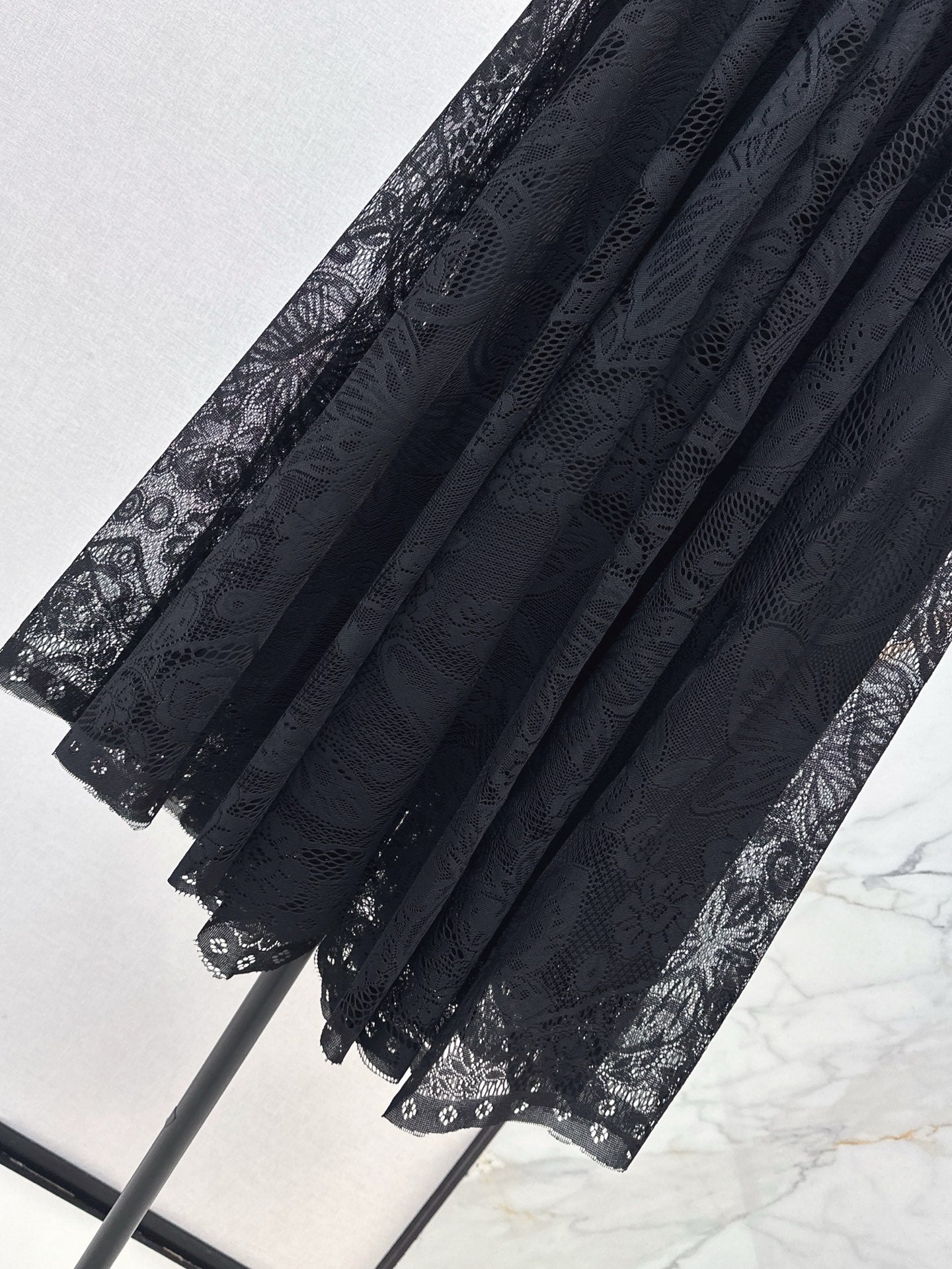 D*r 25ss Lace Flared Mid-Length Skirt