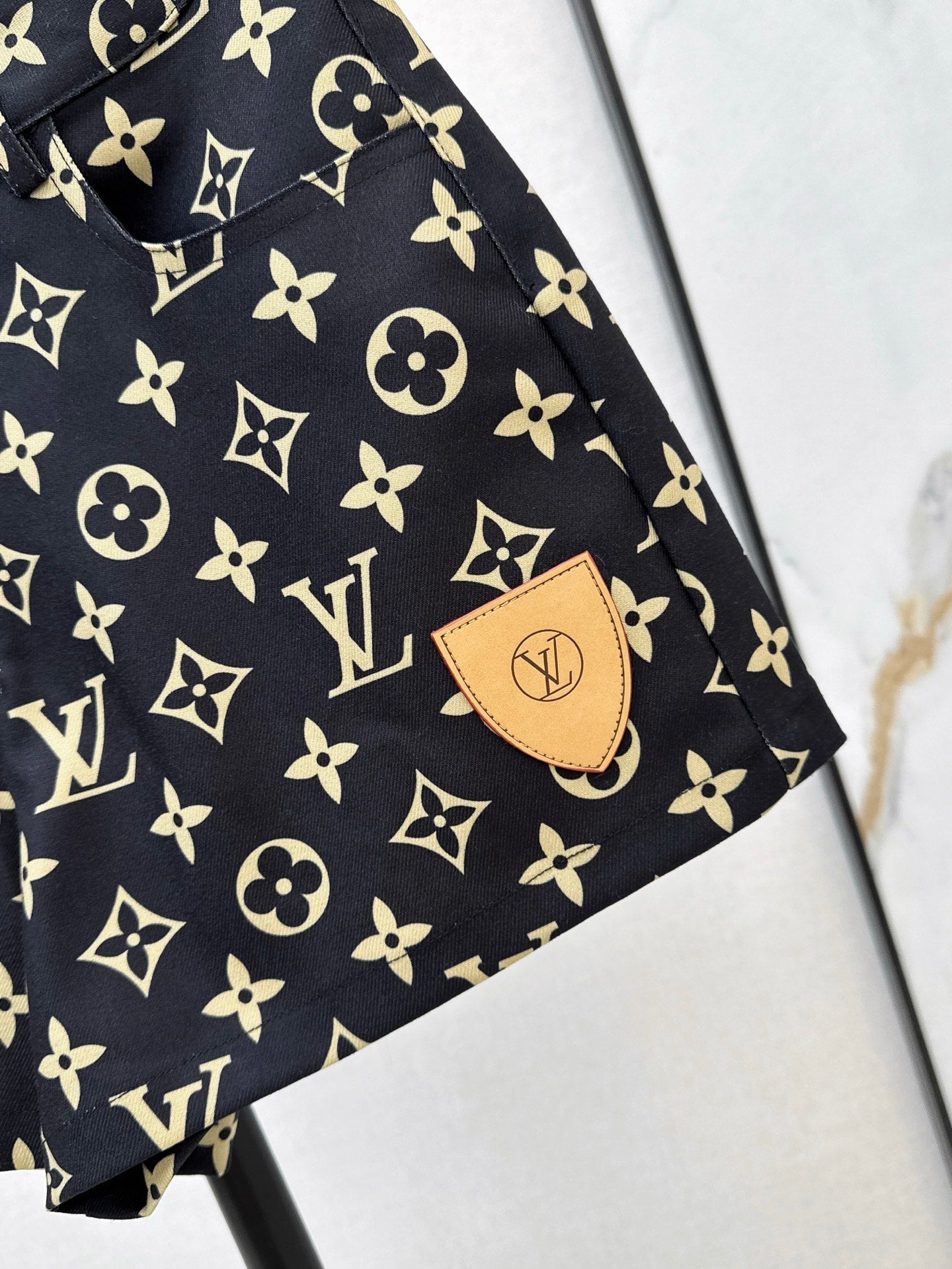 Loui* 25ss monogram printed shorts