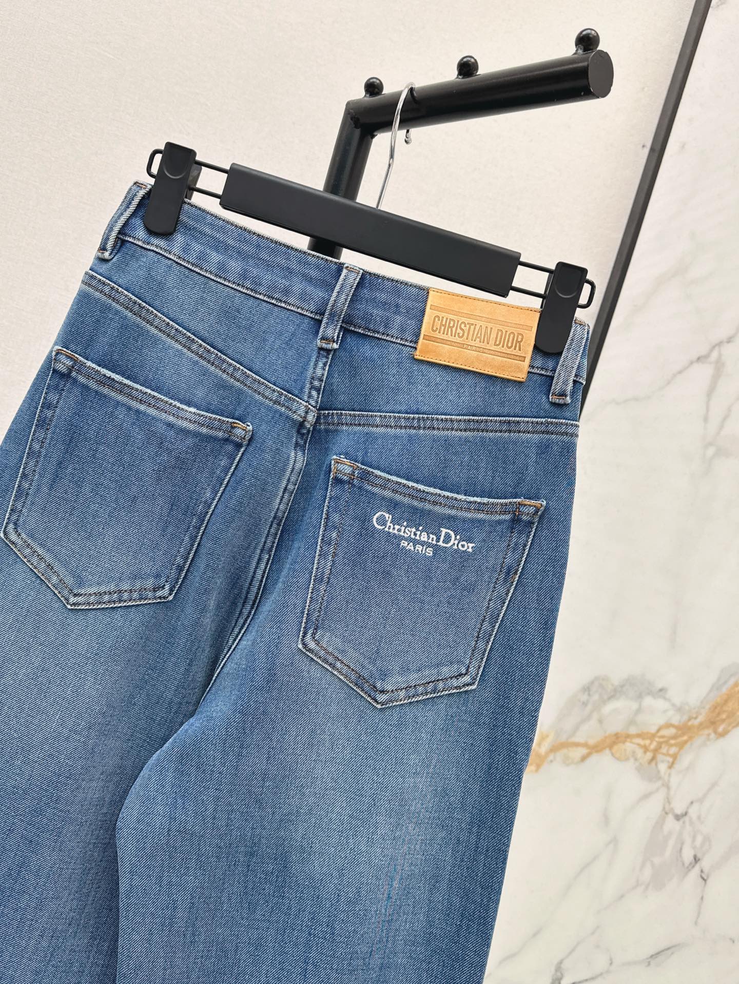 D*r 25ss bee logo embroidered denim pants