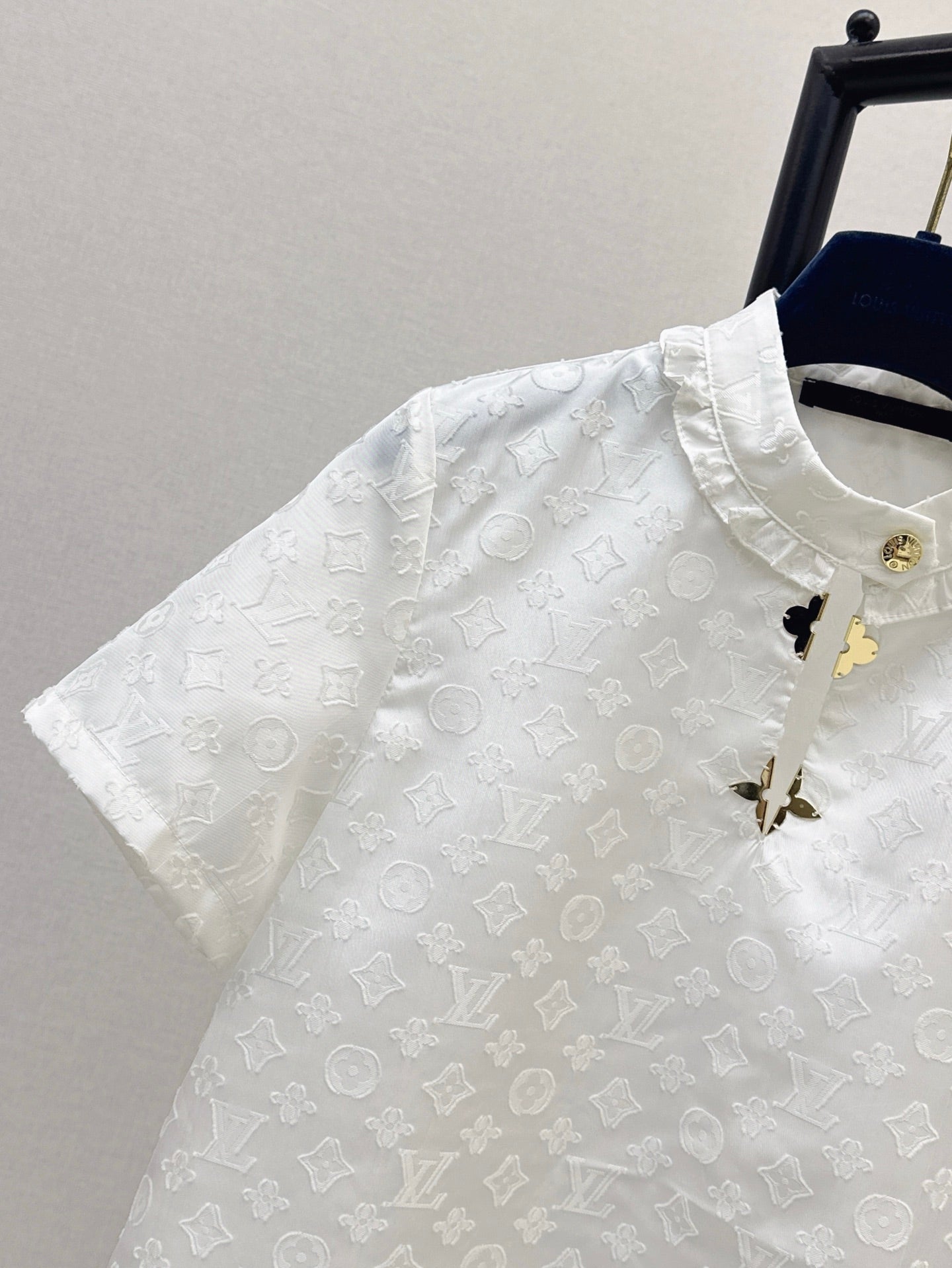 Loui* 25ss monogram jacquard stand collar top