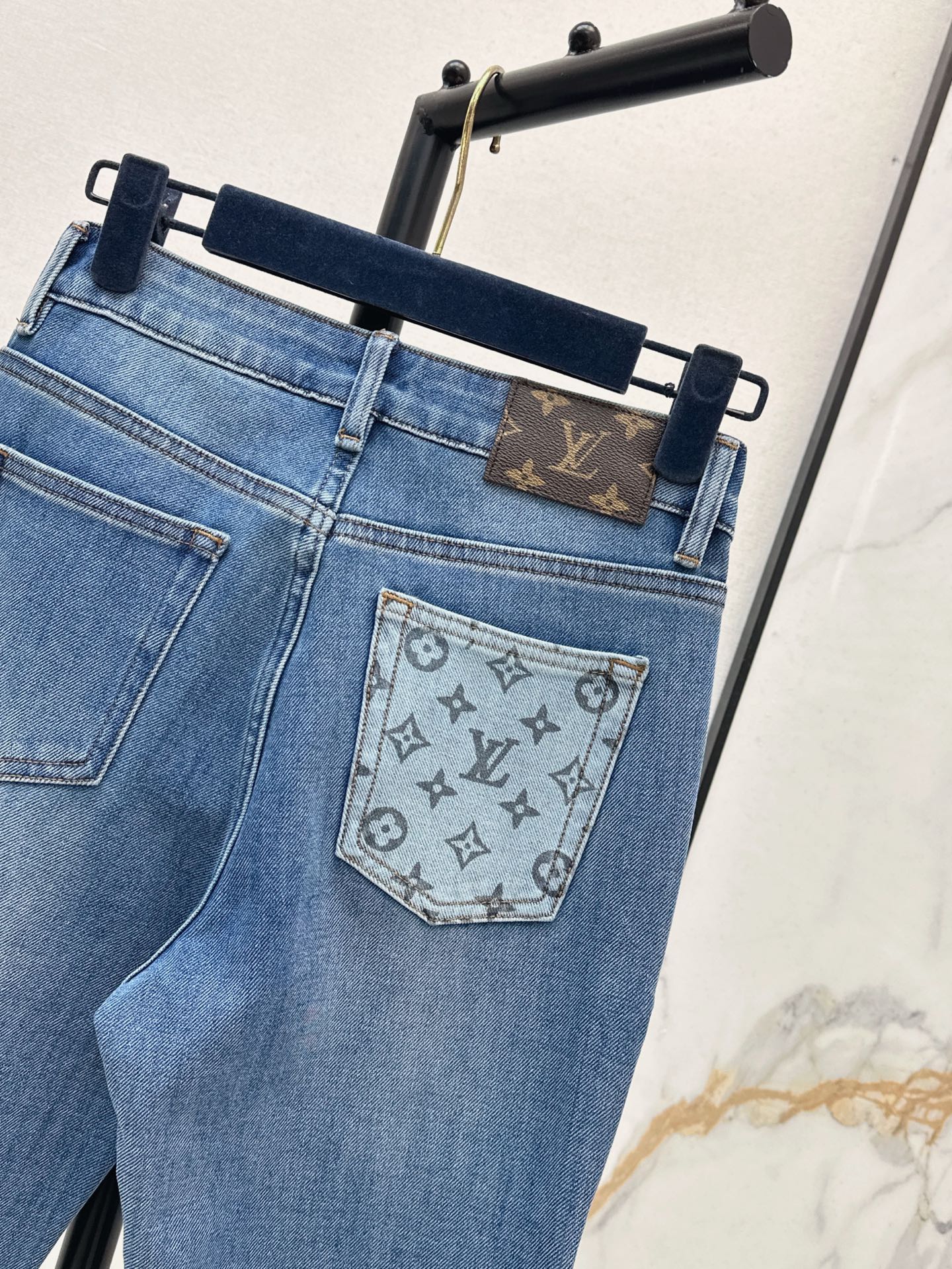 Loui* 25ss monogram pocket denim pants