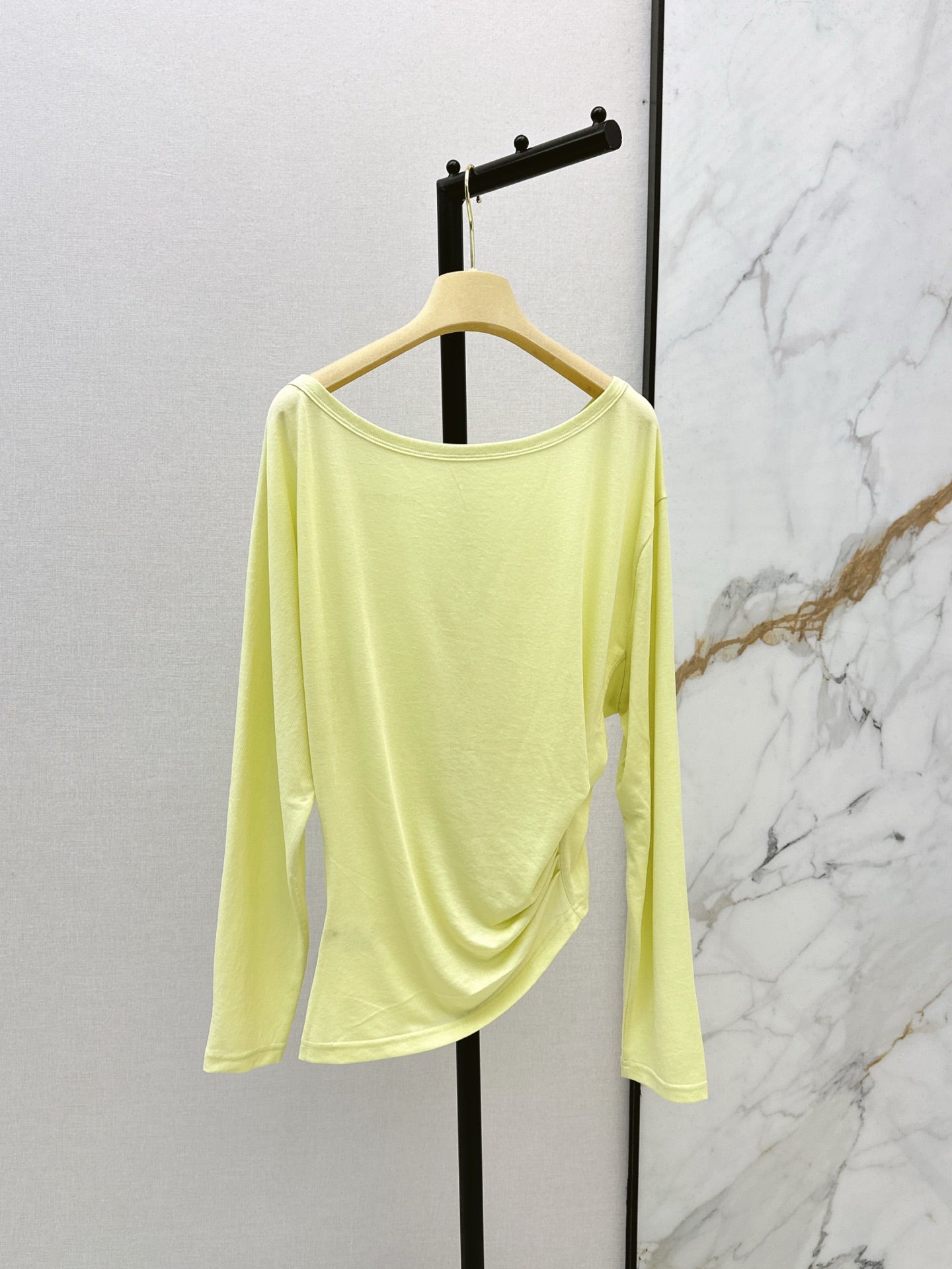 M*u 25ss Boat neck pullover top