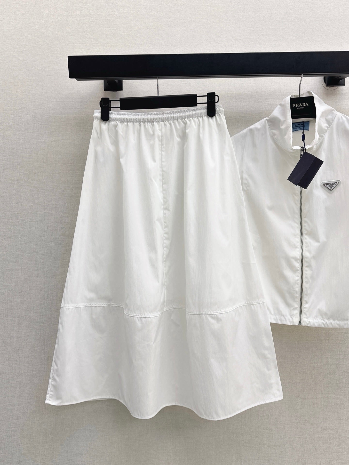 Pra* 25ss sleeveless jacket and skirt suit