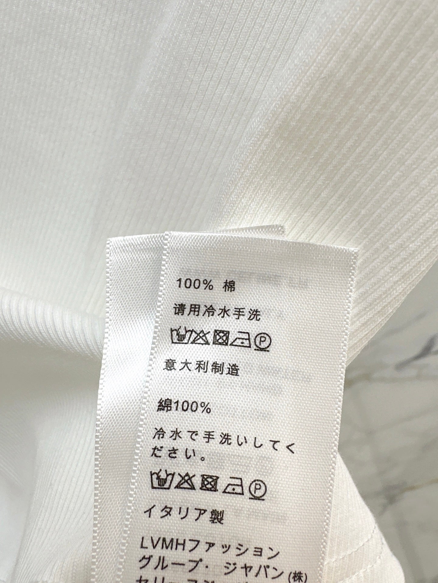 Cel* 25ss lace trim cotton vest