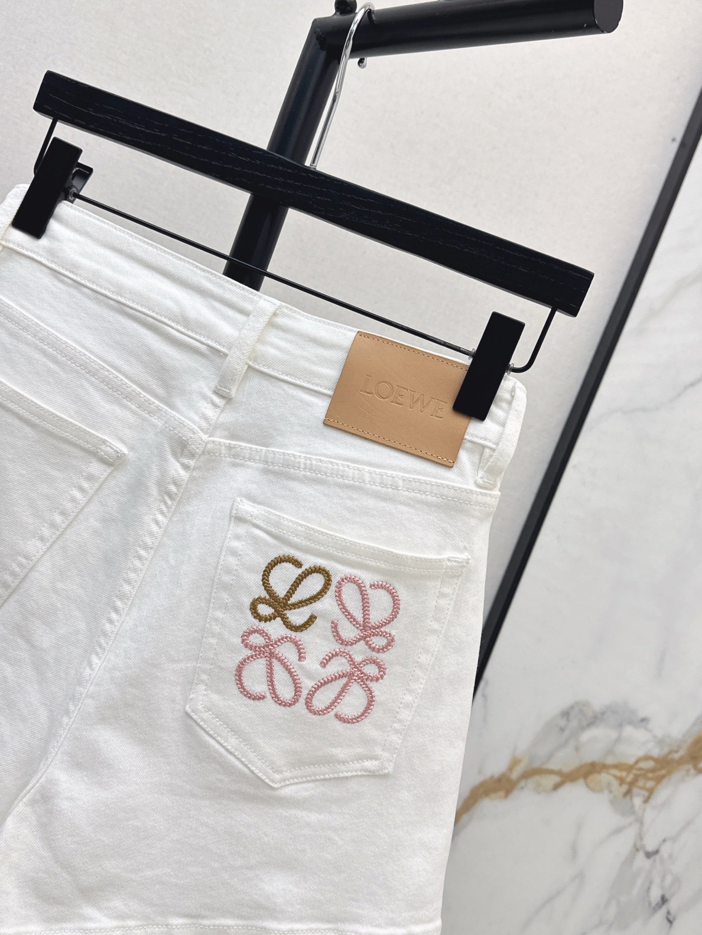 Loe* 25ss anagram embroidered denim shorts