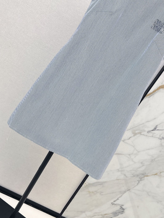 M*u 25ss logo patch straight dress