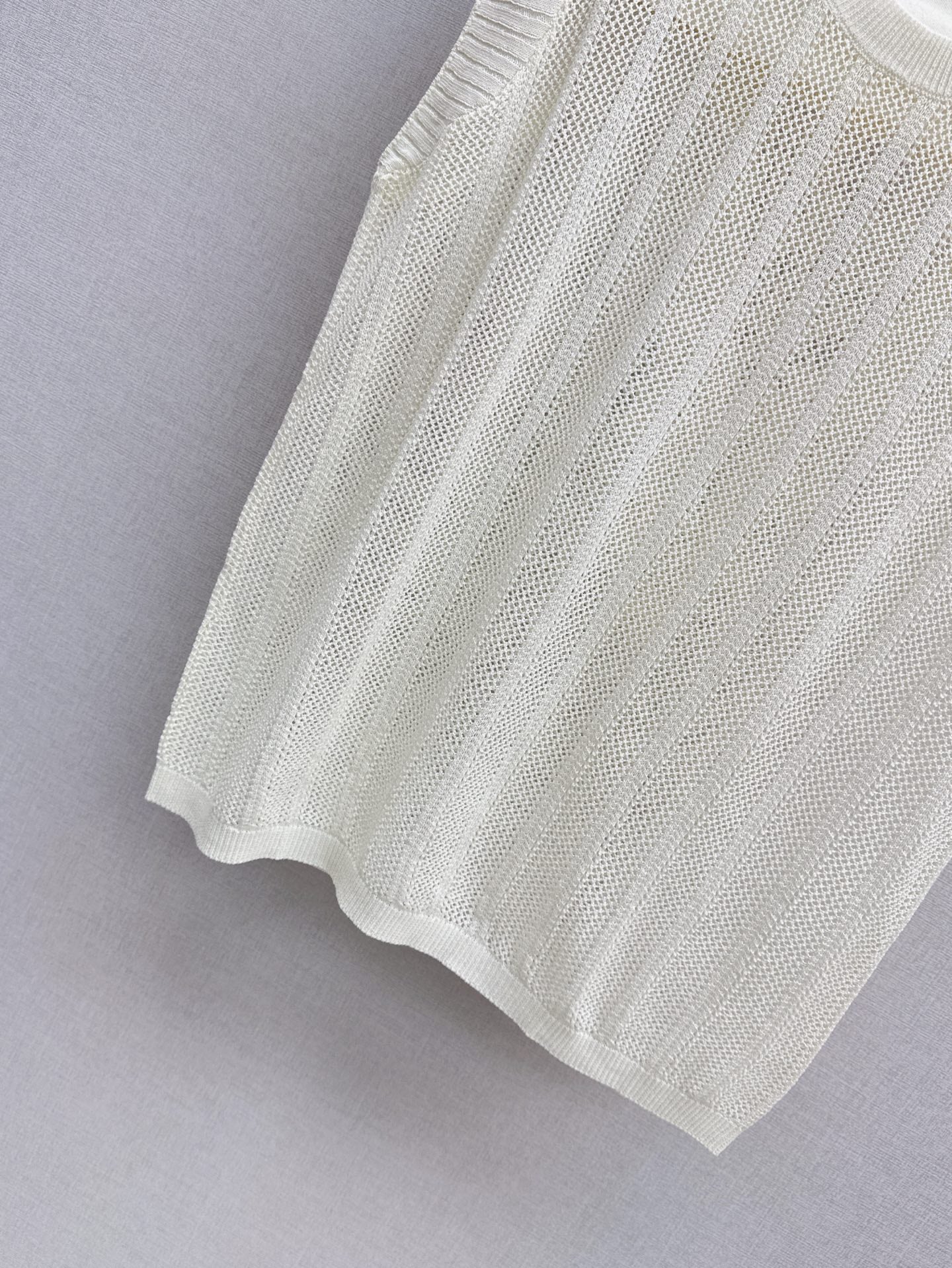 Cel* 25ss lace back sleeveless sweater