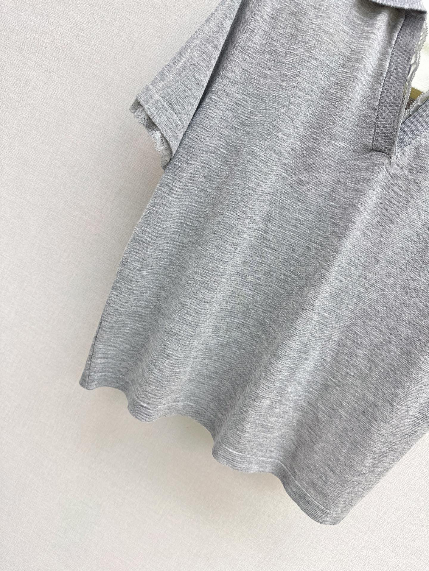 Cel* 25ss lace trim polo sweater