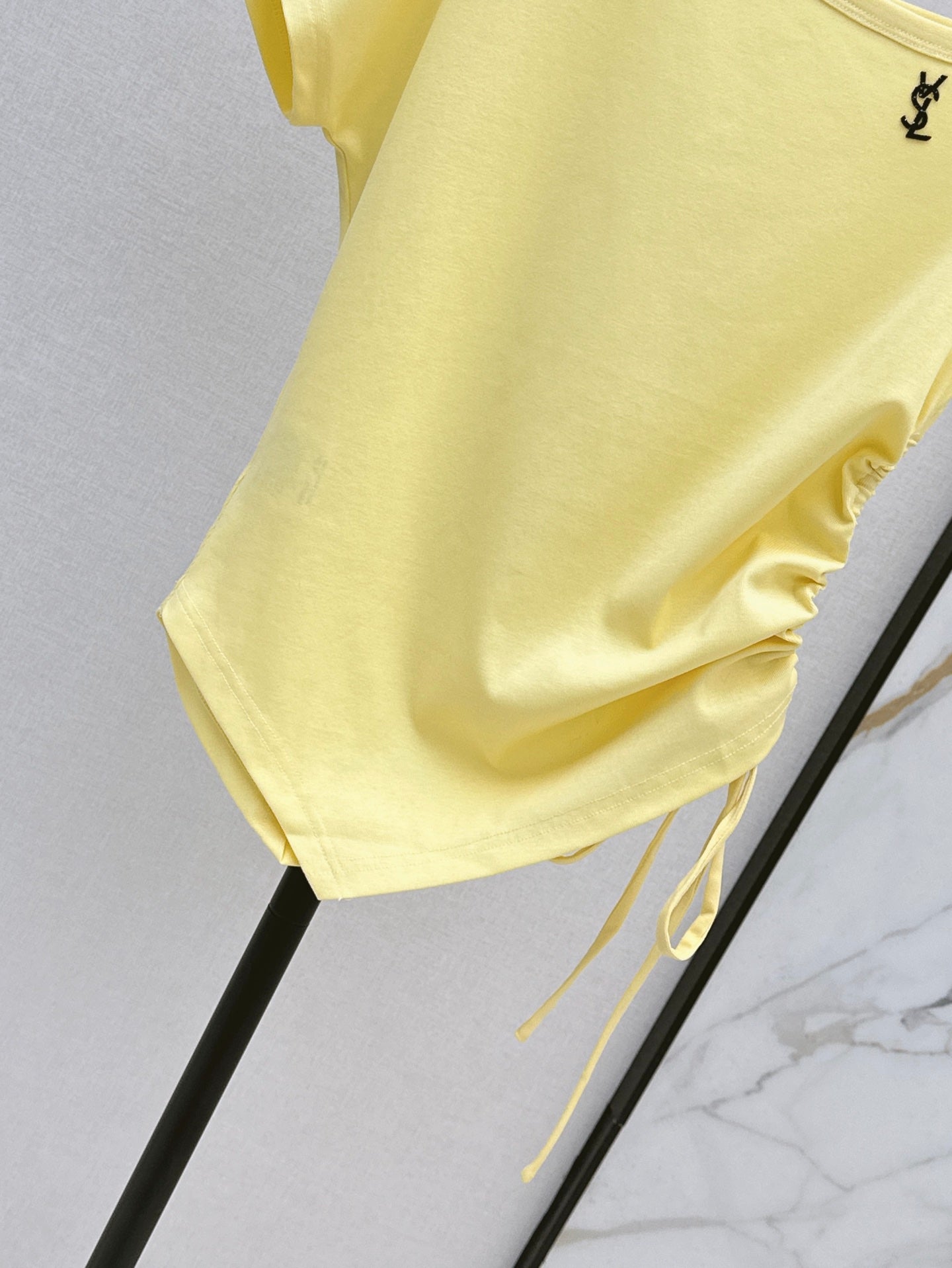 YS* 25ss Off-shoulder top