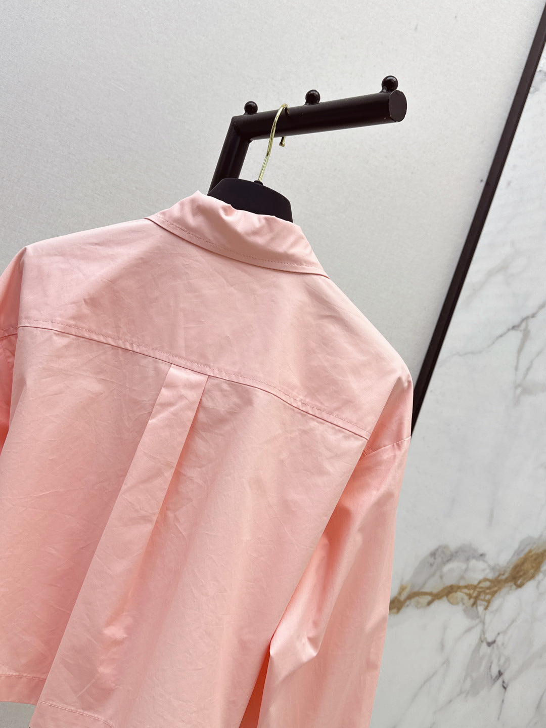 Loui* 25ss embroidered crop shirt