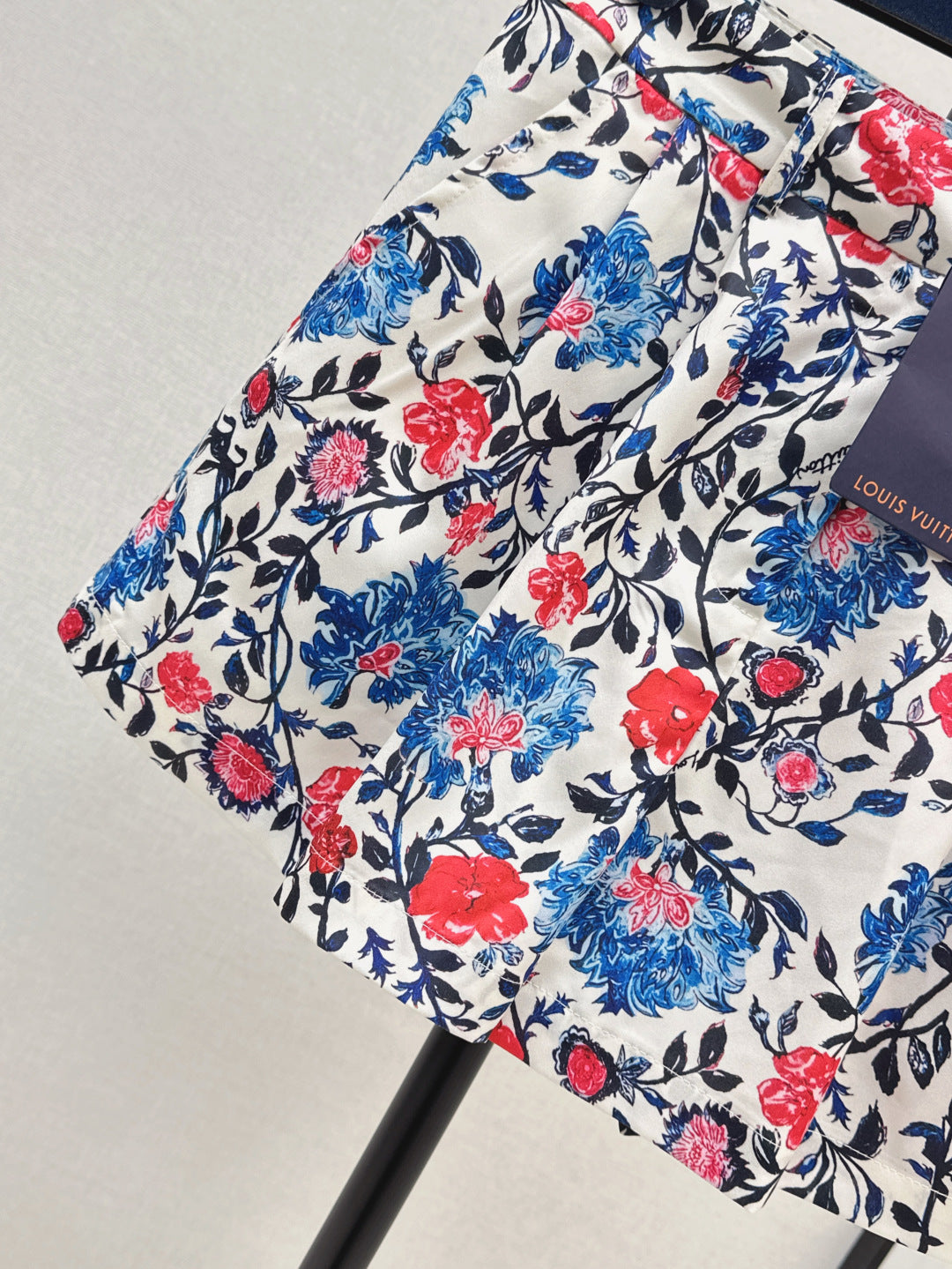 Loui* floral vine shorts