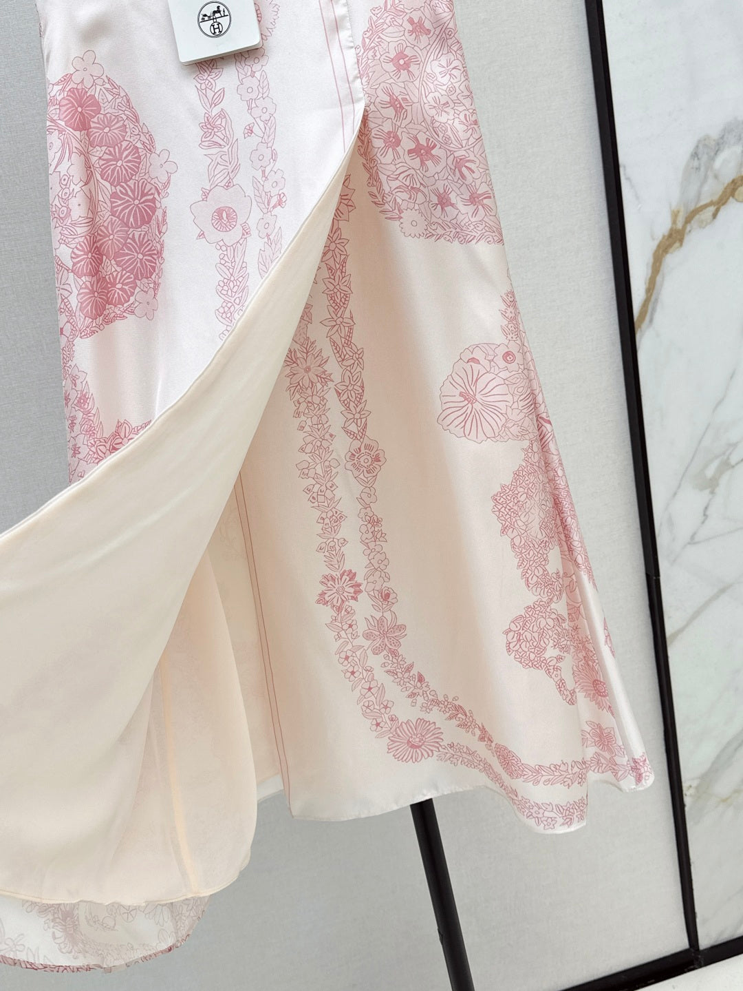 Herm* 25ss silk twill long skirt