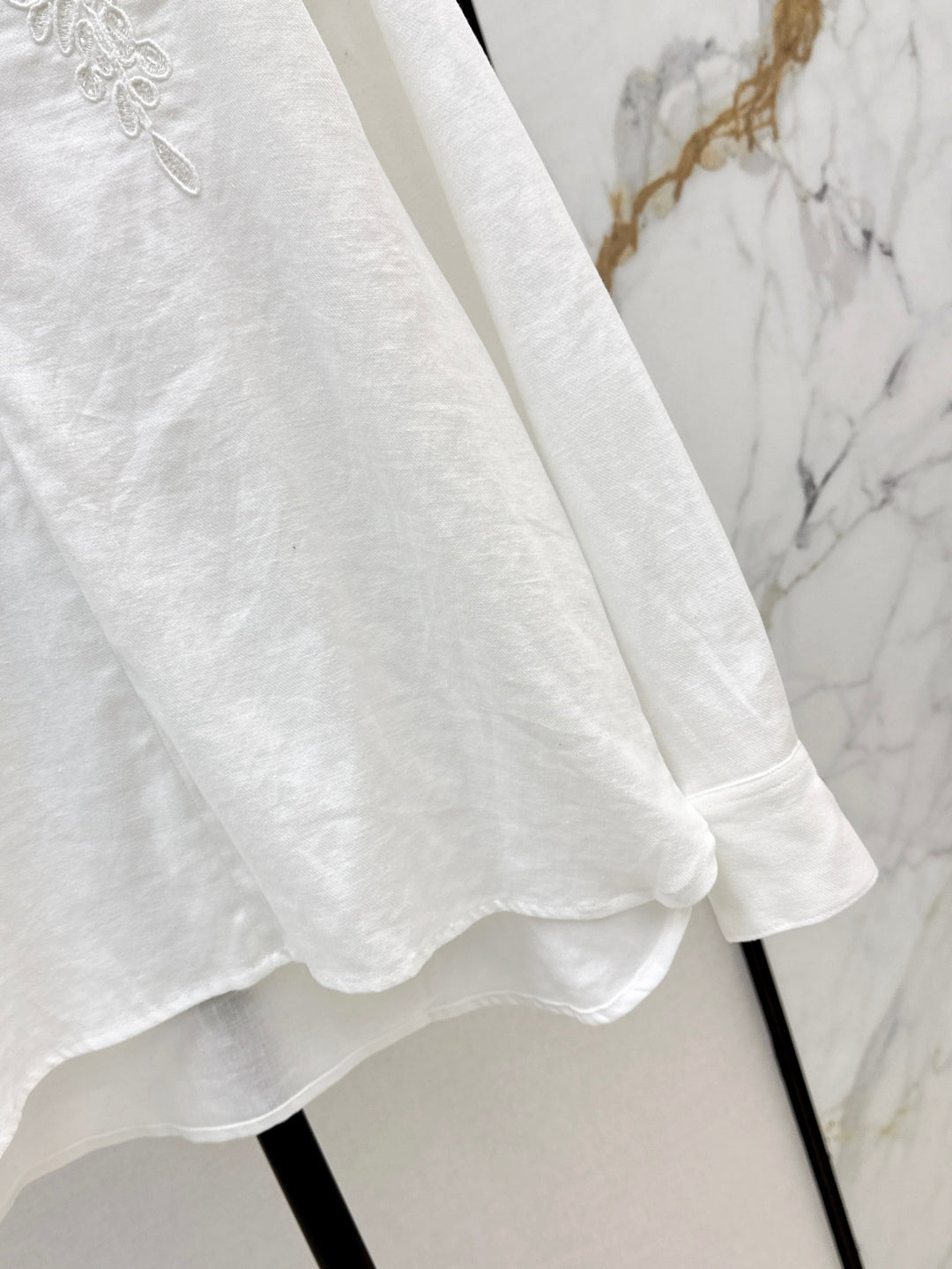 Brune*C 25ss embroidered linen blouse