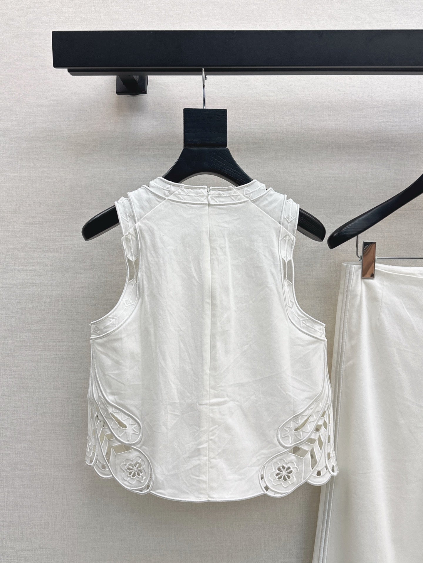 Lor*P 25ss hollow floral embroidered vest and pants set