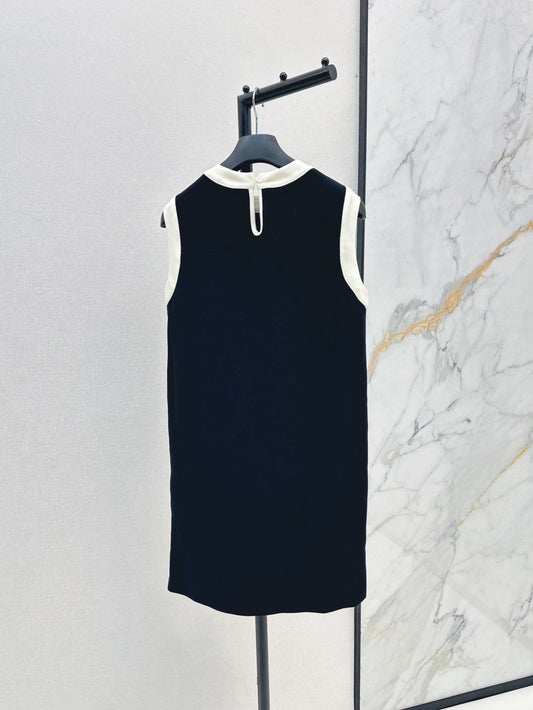 D*r 25ss short straight dress with buttons on the side