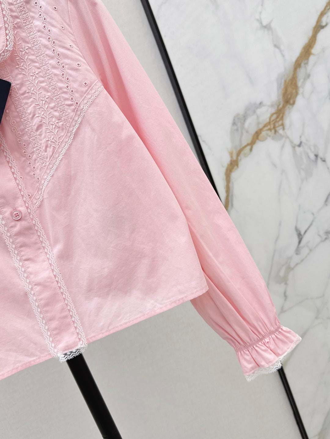 Pra* 25ss emboridered corpped shirt