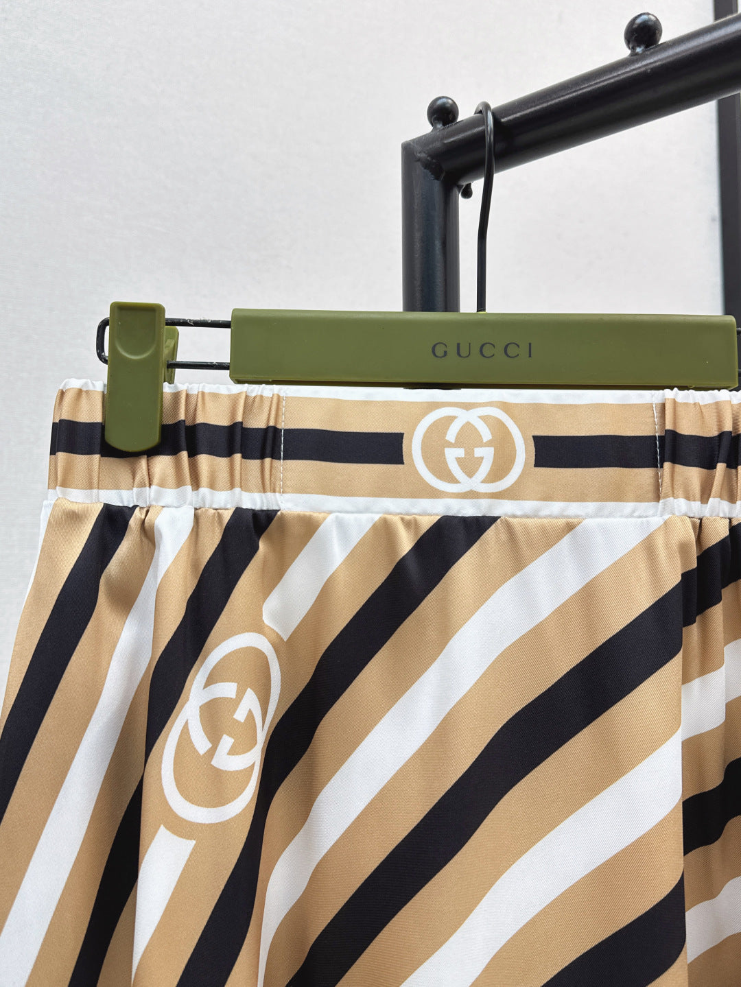 Gu* 25ss printed elastic waist skirt