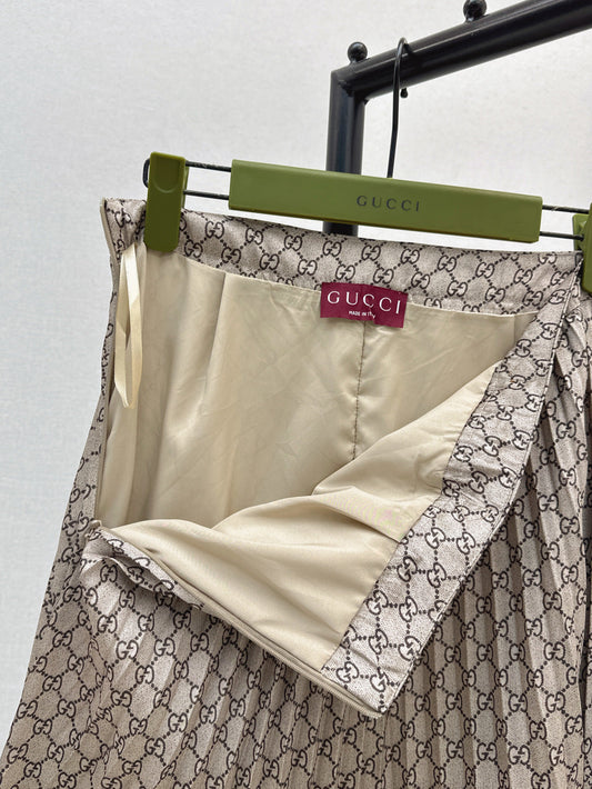 Gu* 25ss GG pleated skirt with horsebit