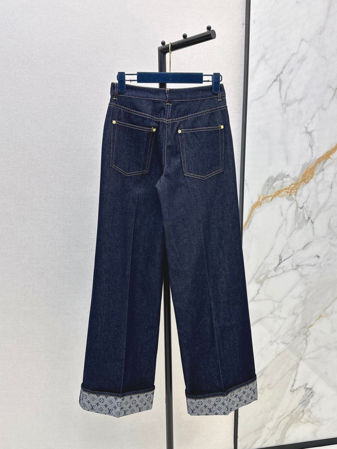 Loui* 25ss cuffed hem flared jeans