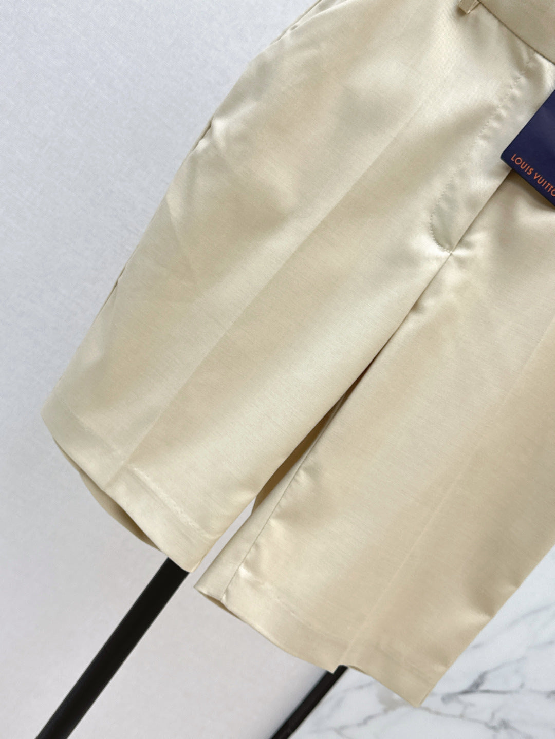 Loui* 25ss tailored bermuda shorts