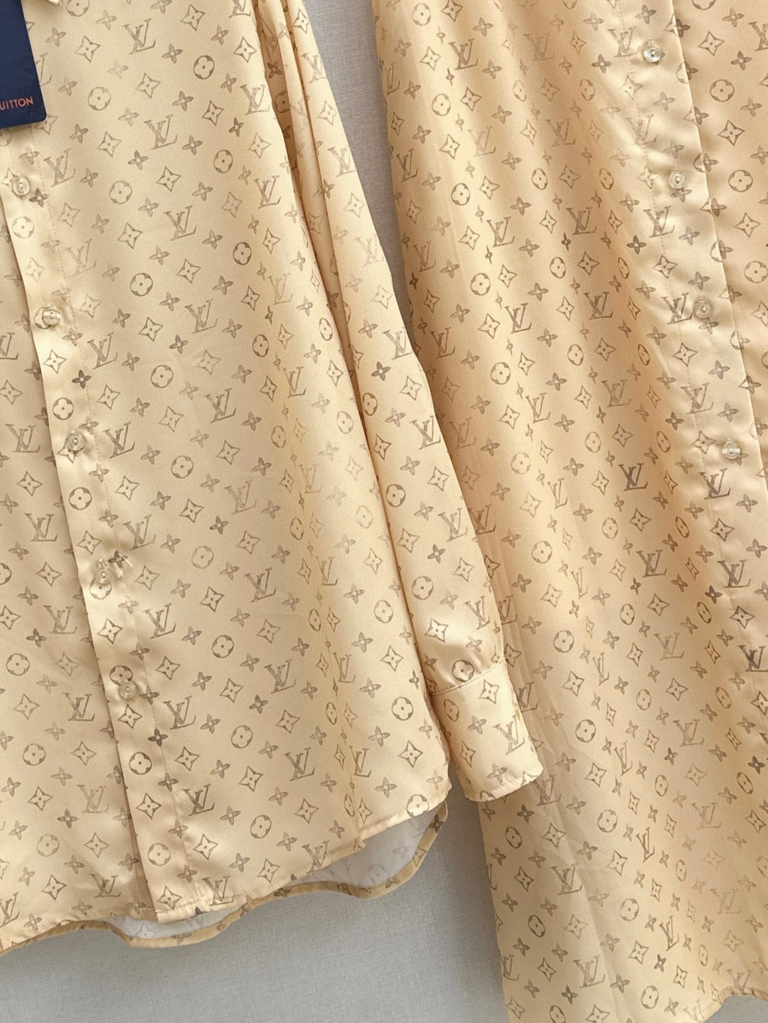 Loui* 25ss washed monogram shirt