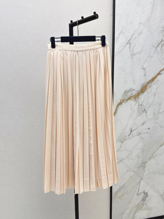 Loui* golden monogram flower accent skirt