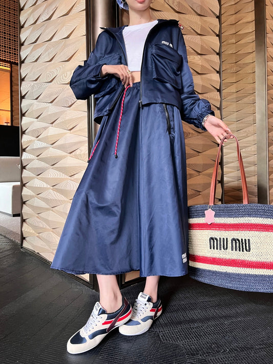 M*u 25ss tech canvas flared skirt