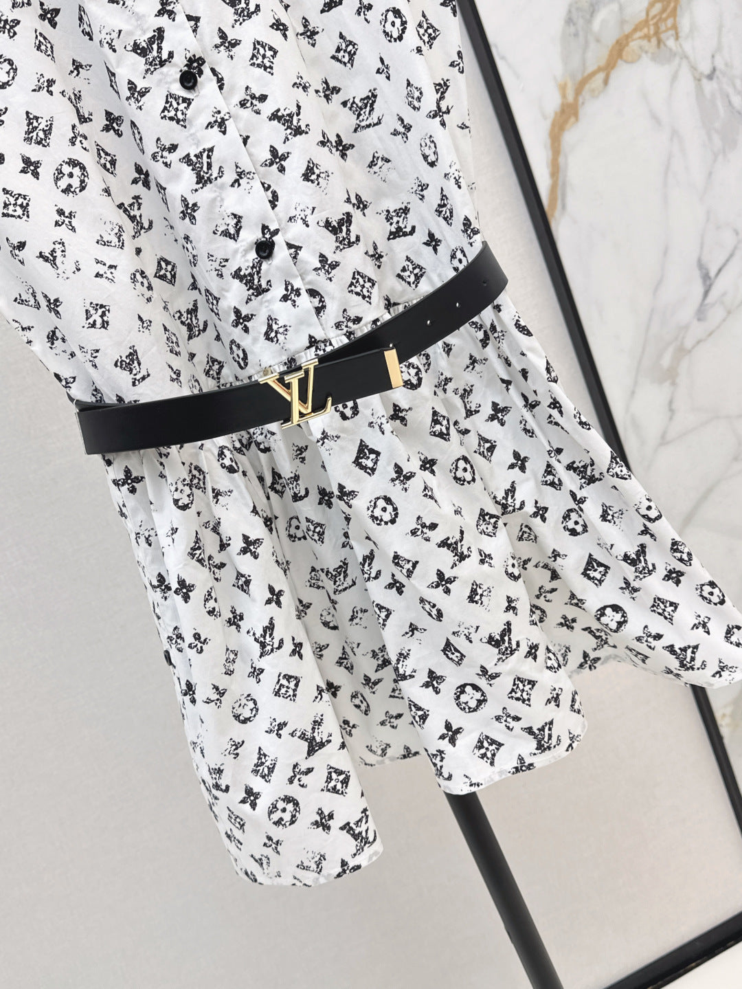 Loui* 25ss monogram cotton belted shirtdress