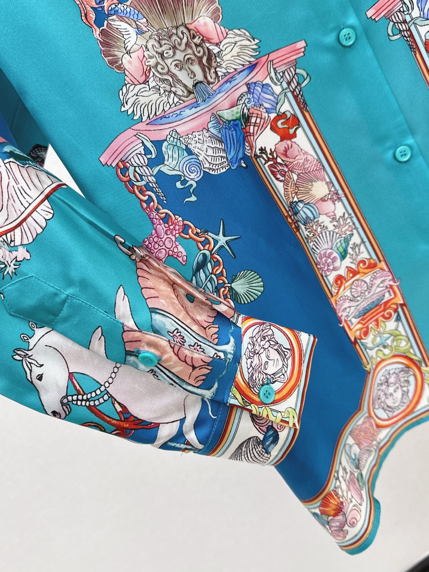 Versa* 25fw silk shirt