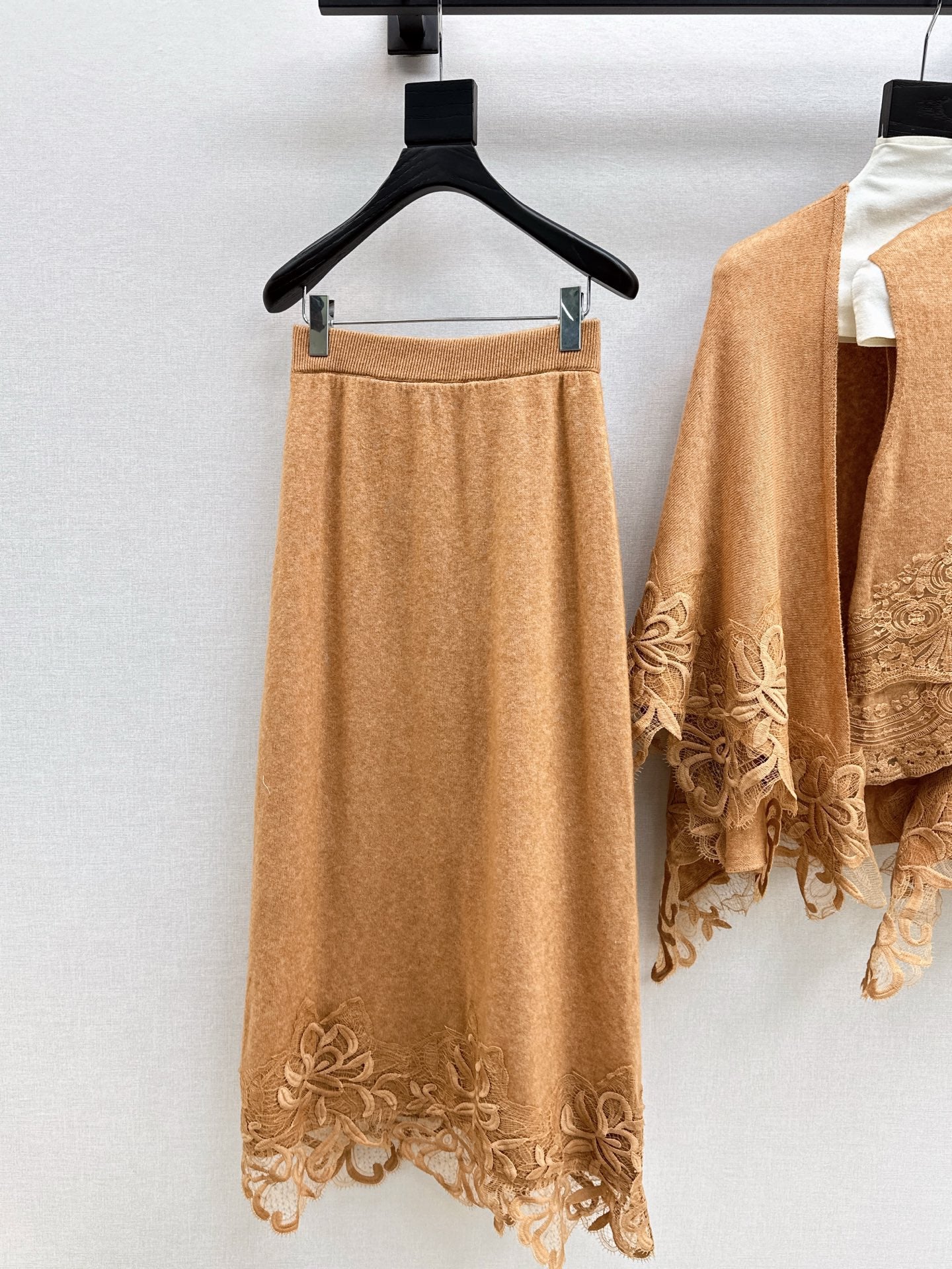 ES* 25fw lace knitted suit