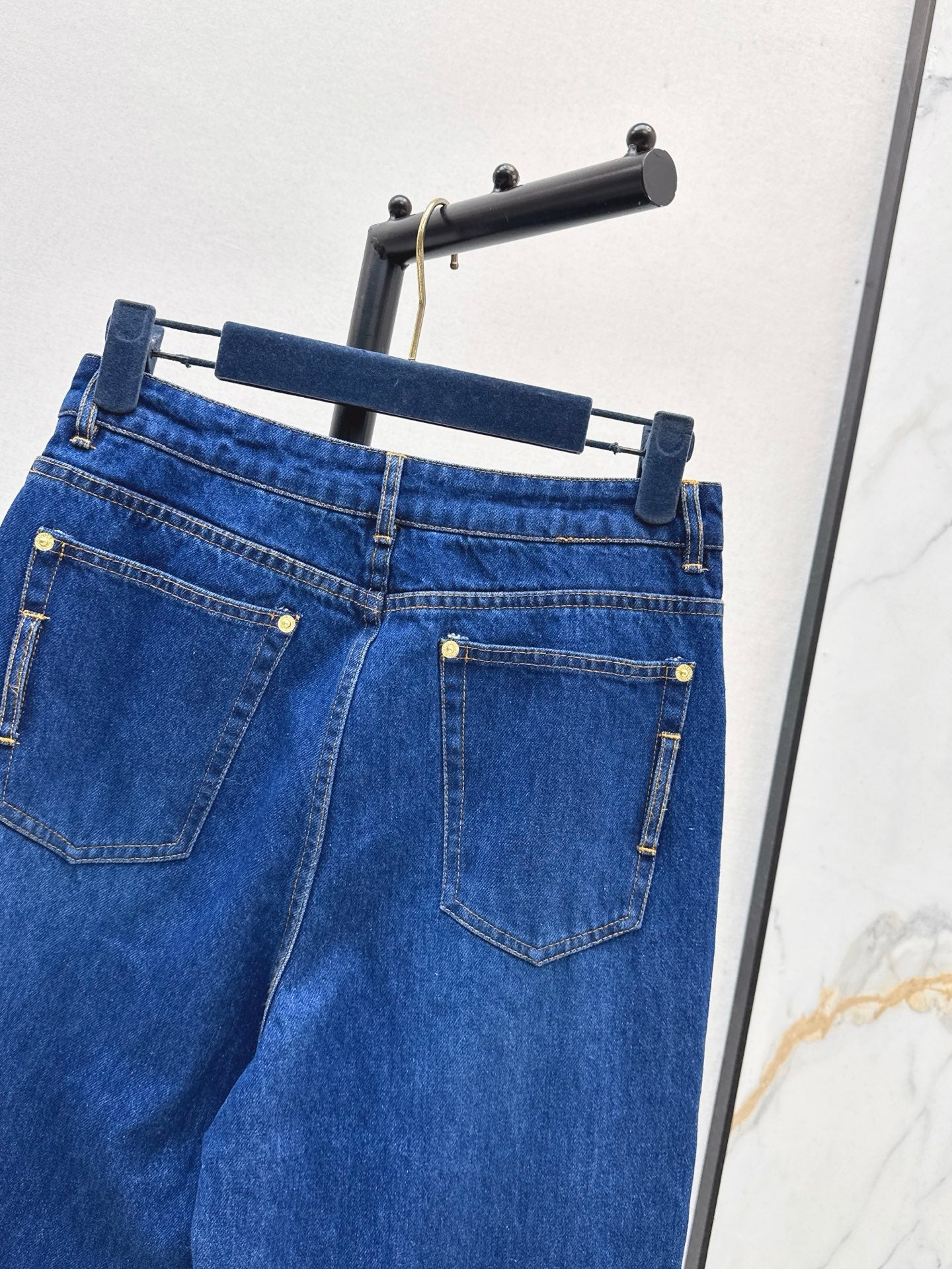 Loui* 25fw denim jeans