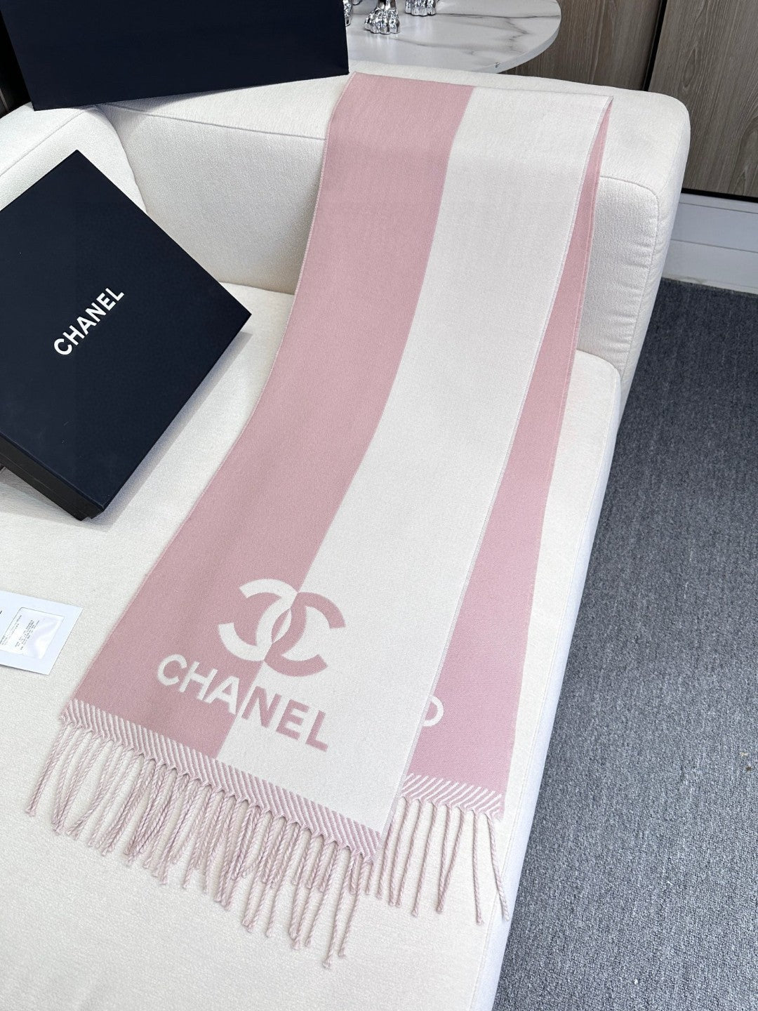 Top quality knitted cashmere scarf