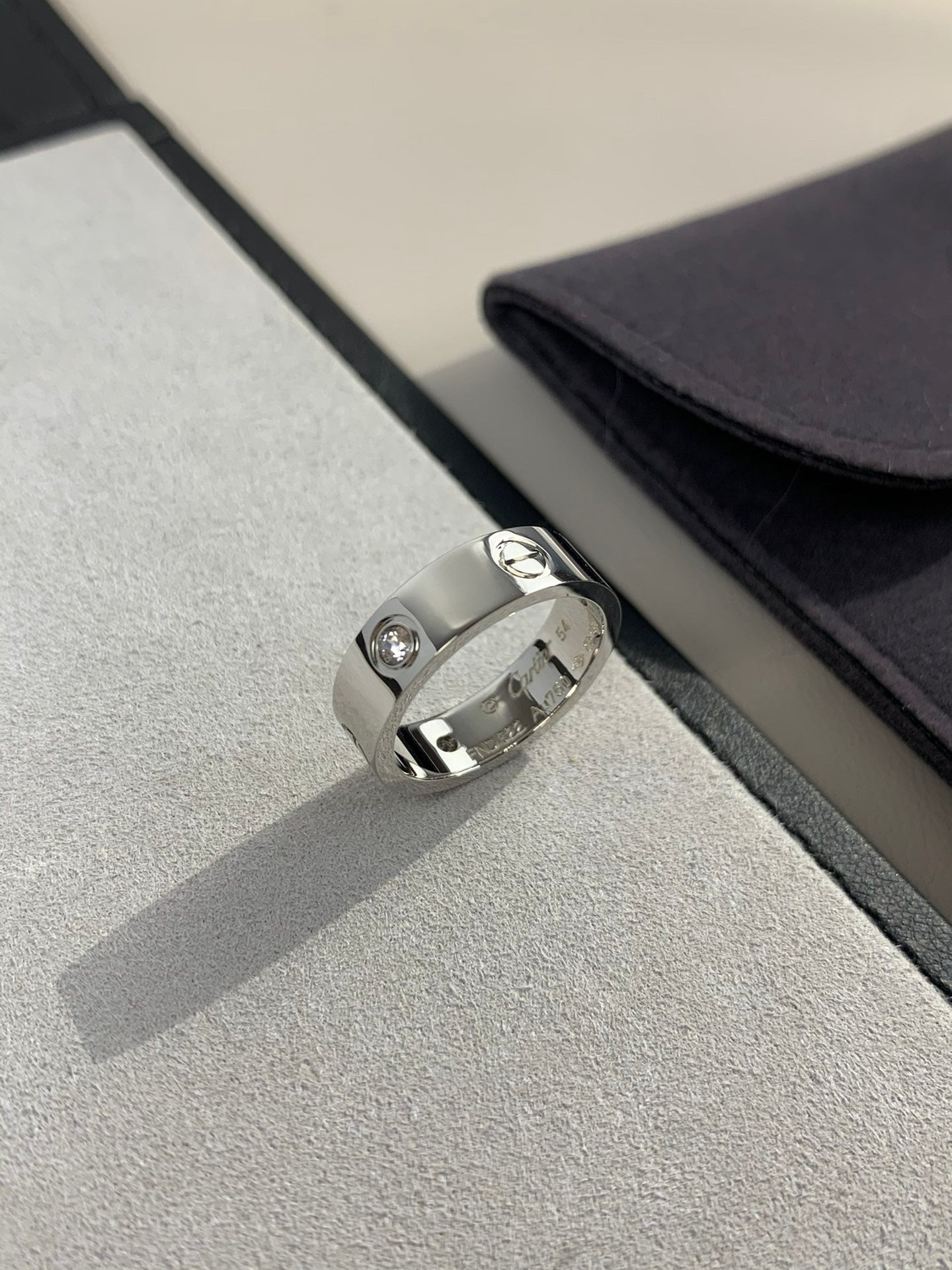 Classic and stylish ring