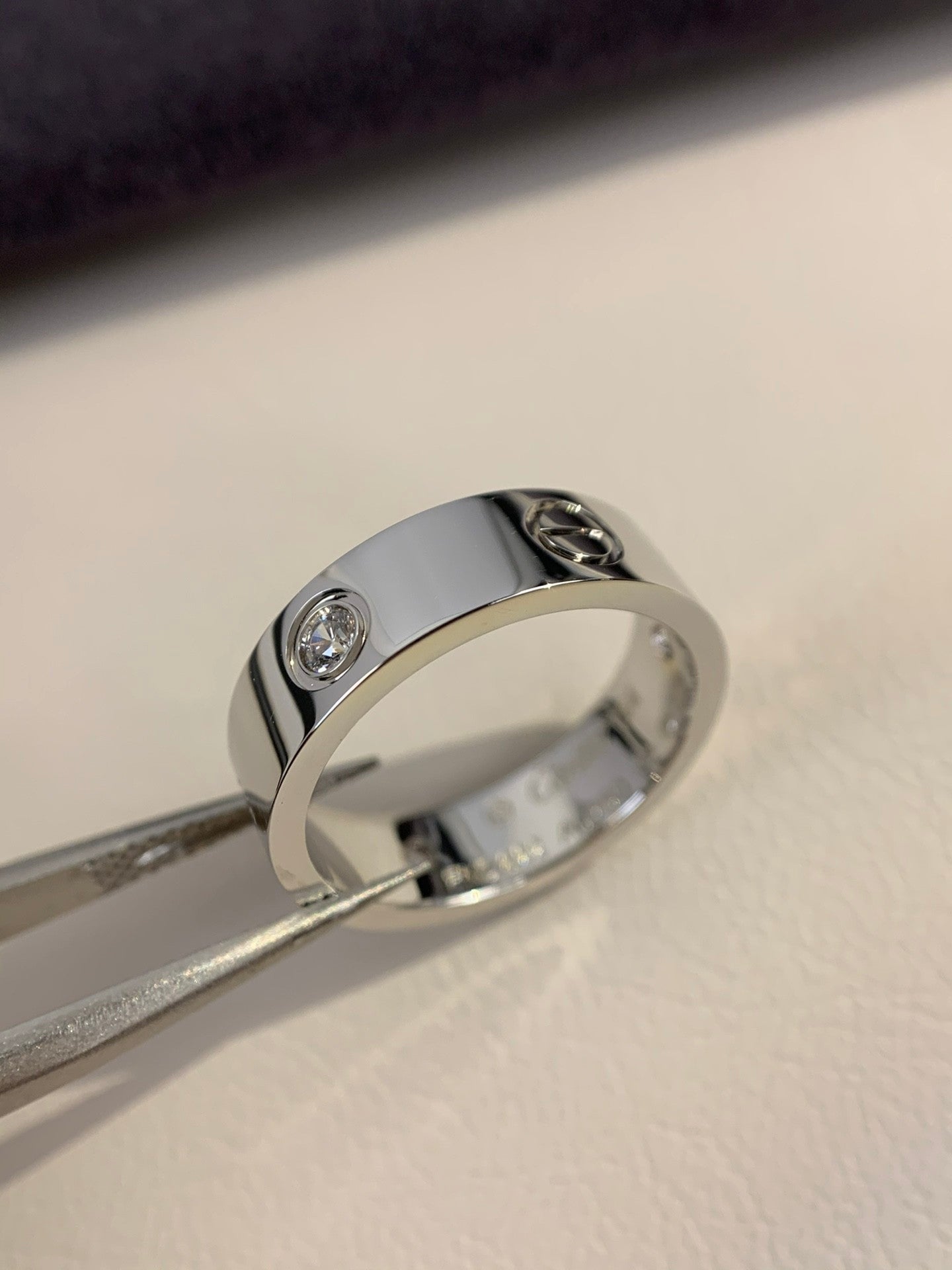 Classic and stylish ring