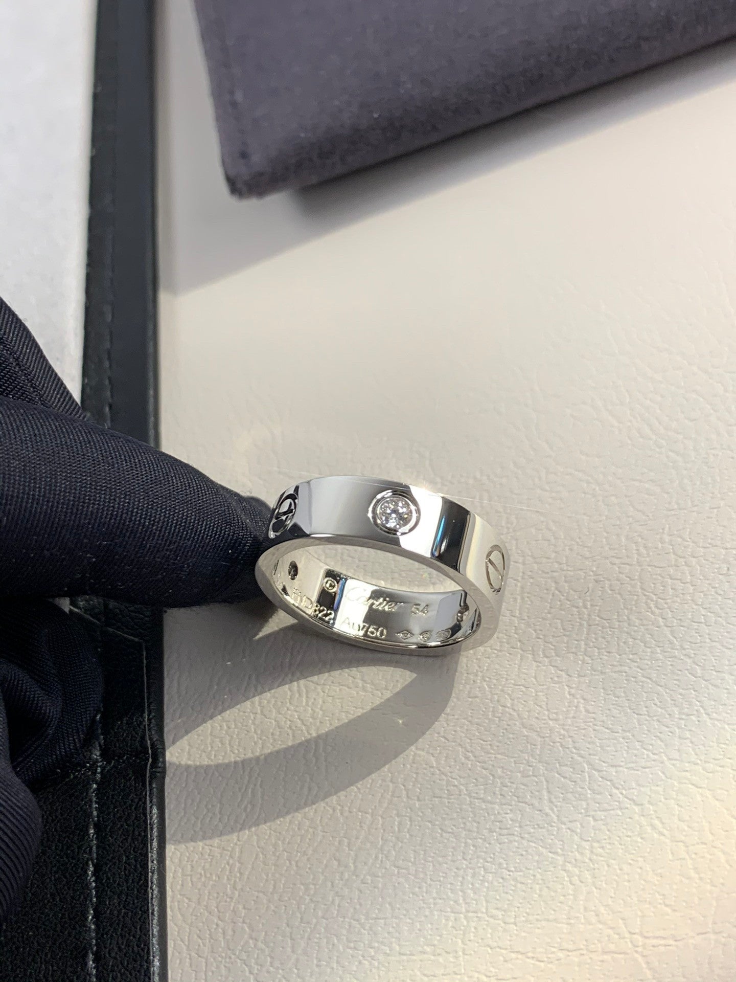 Classic and stylish ring