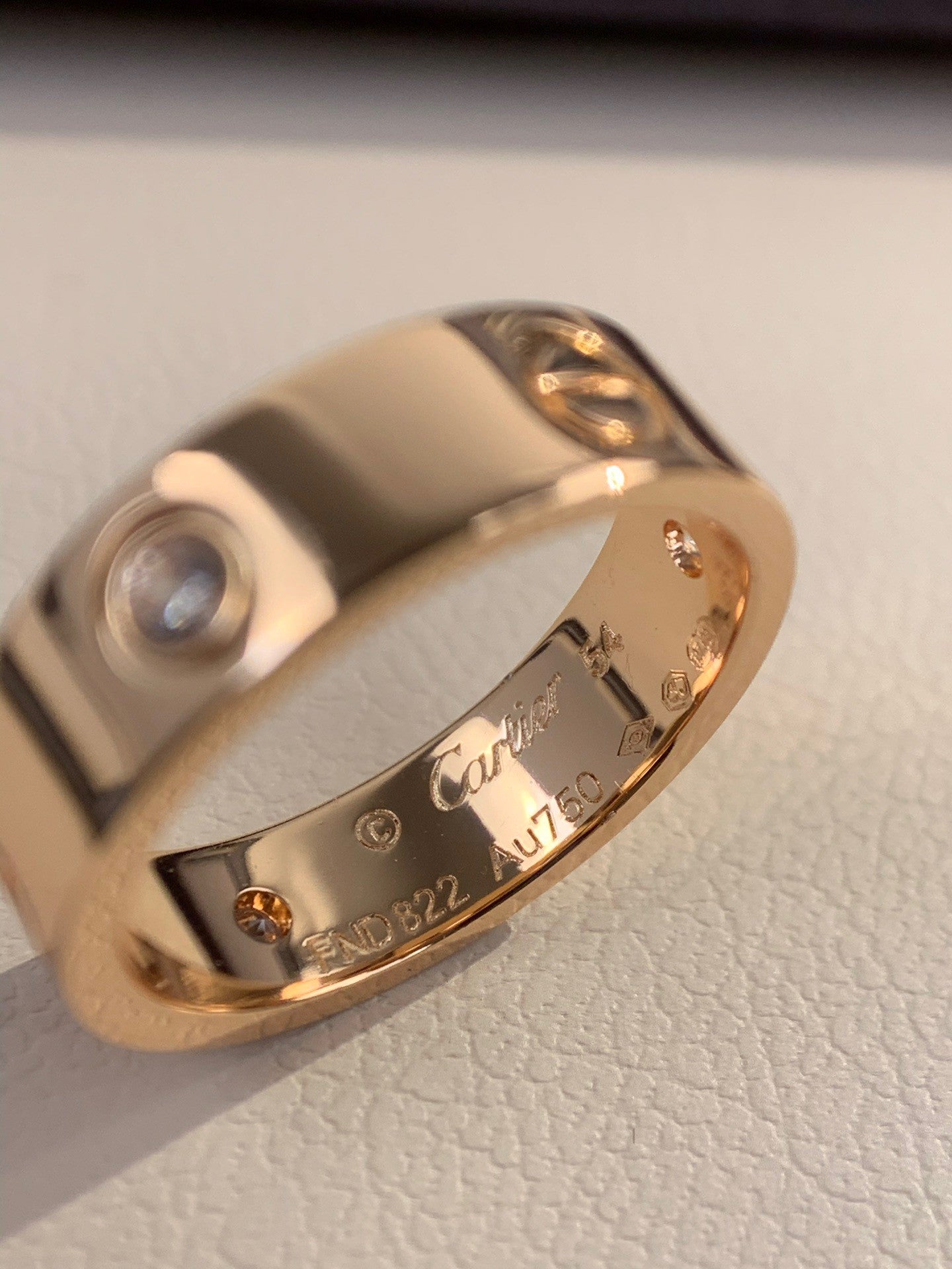 Classic and stylish ring