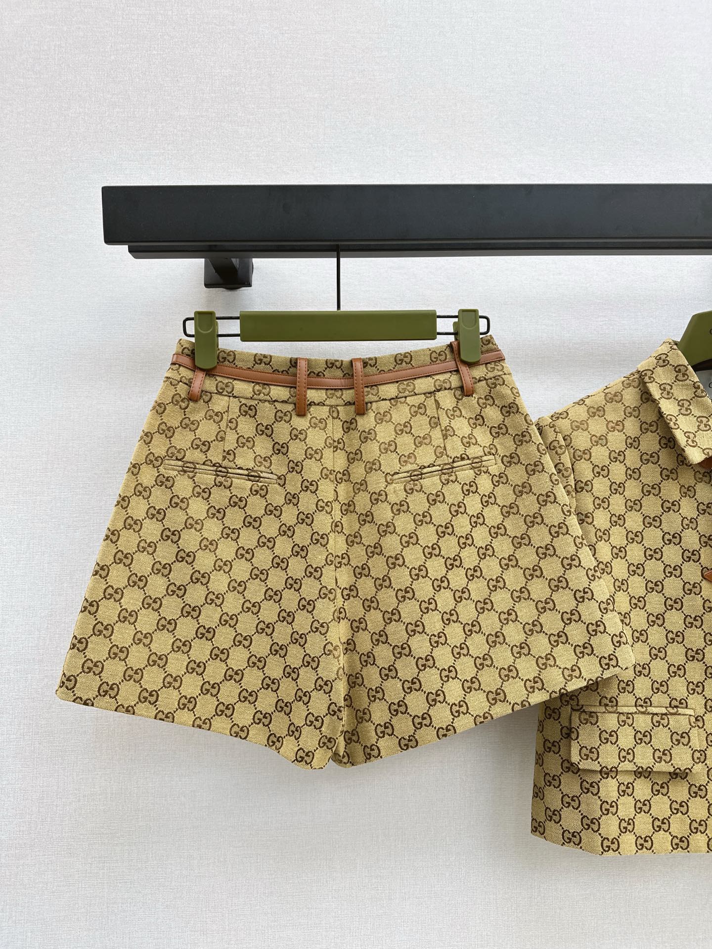 Gu* 25ss jacquard short sleeve suit