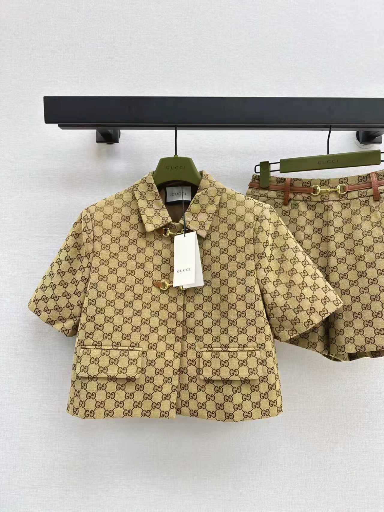 Gu* 25ss jacquard short sleeve suit