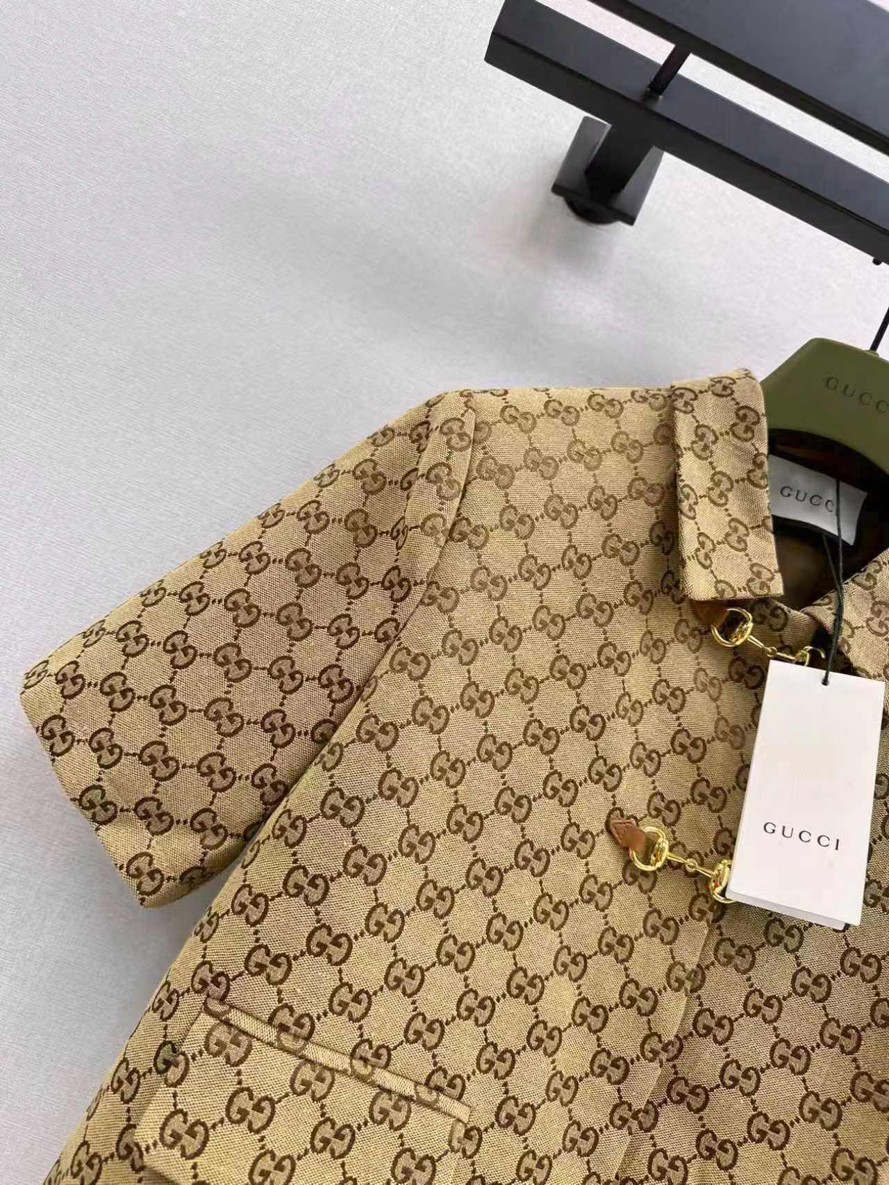 Gu* 25ss jacquard short sleeve suit