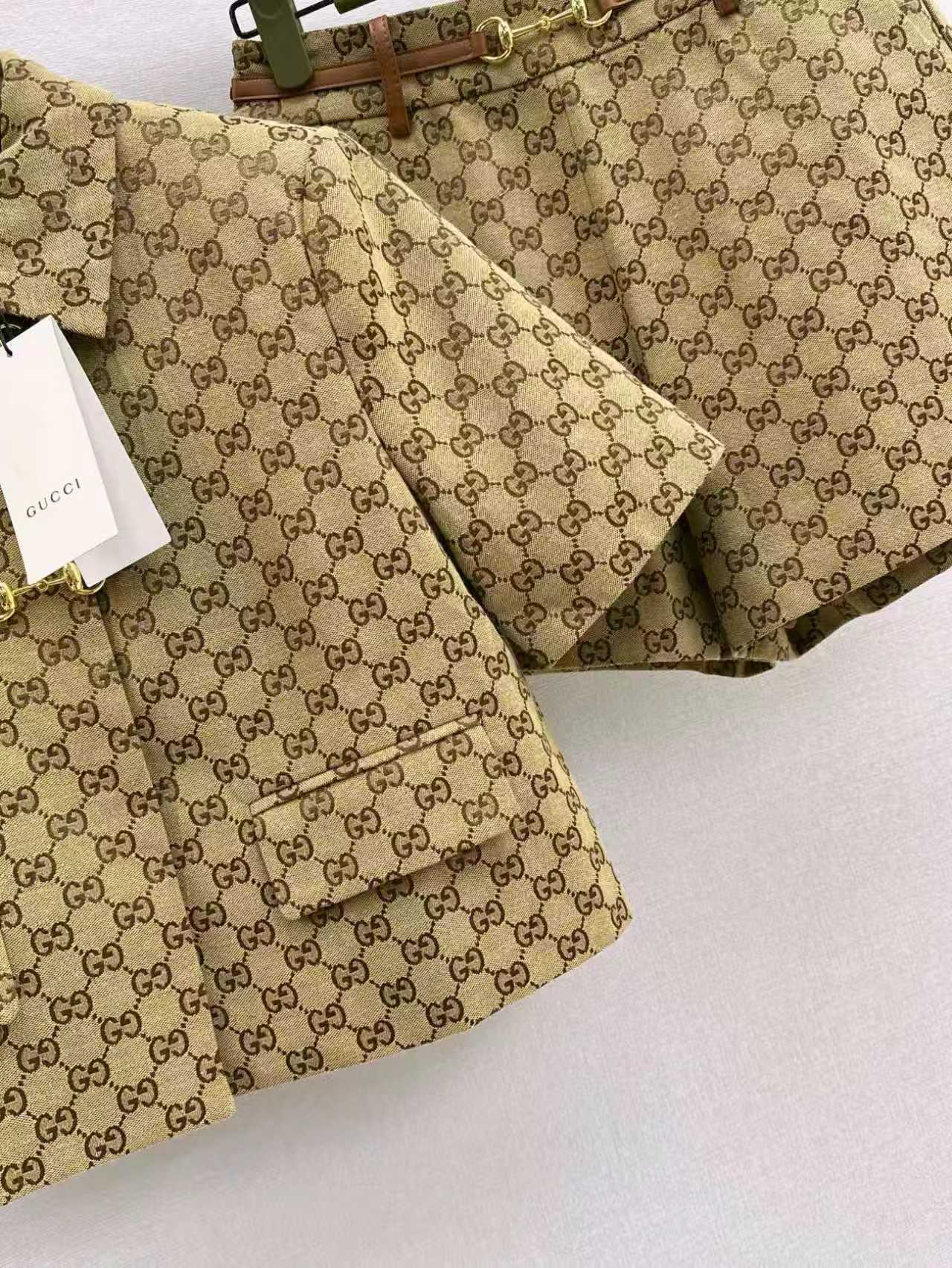 Gu* 25ss jacquard short sleeve suit