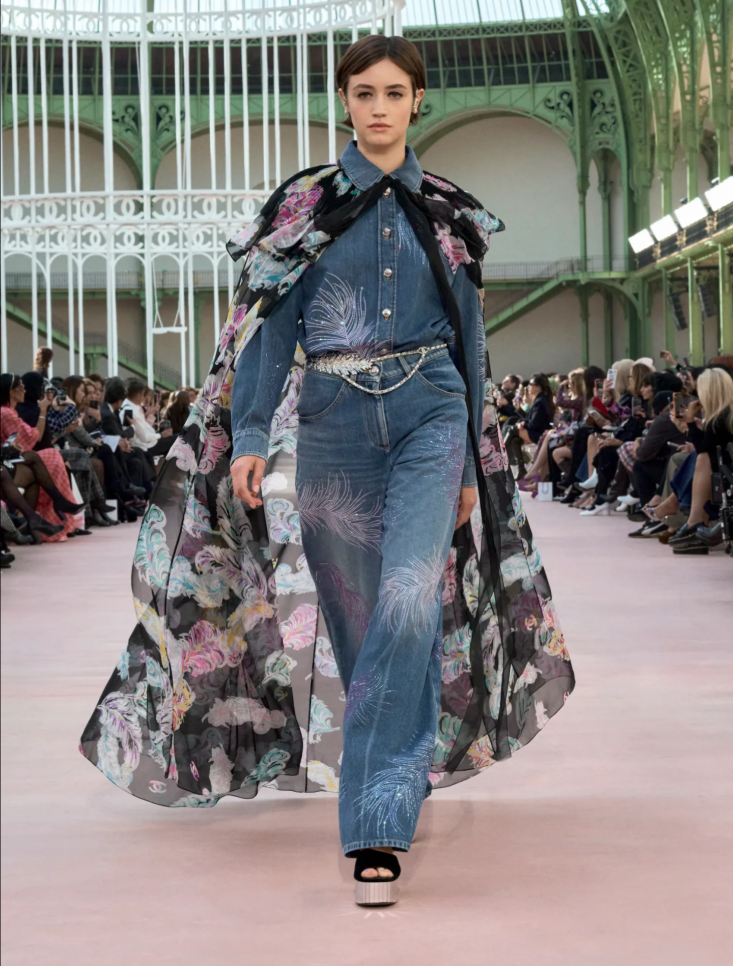 C*nel 25ss rhinestone feather motif jeans