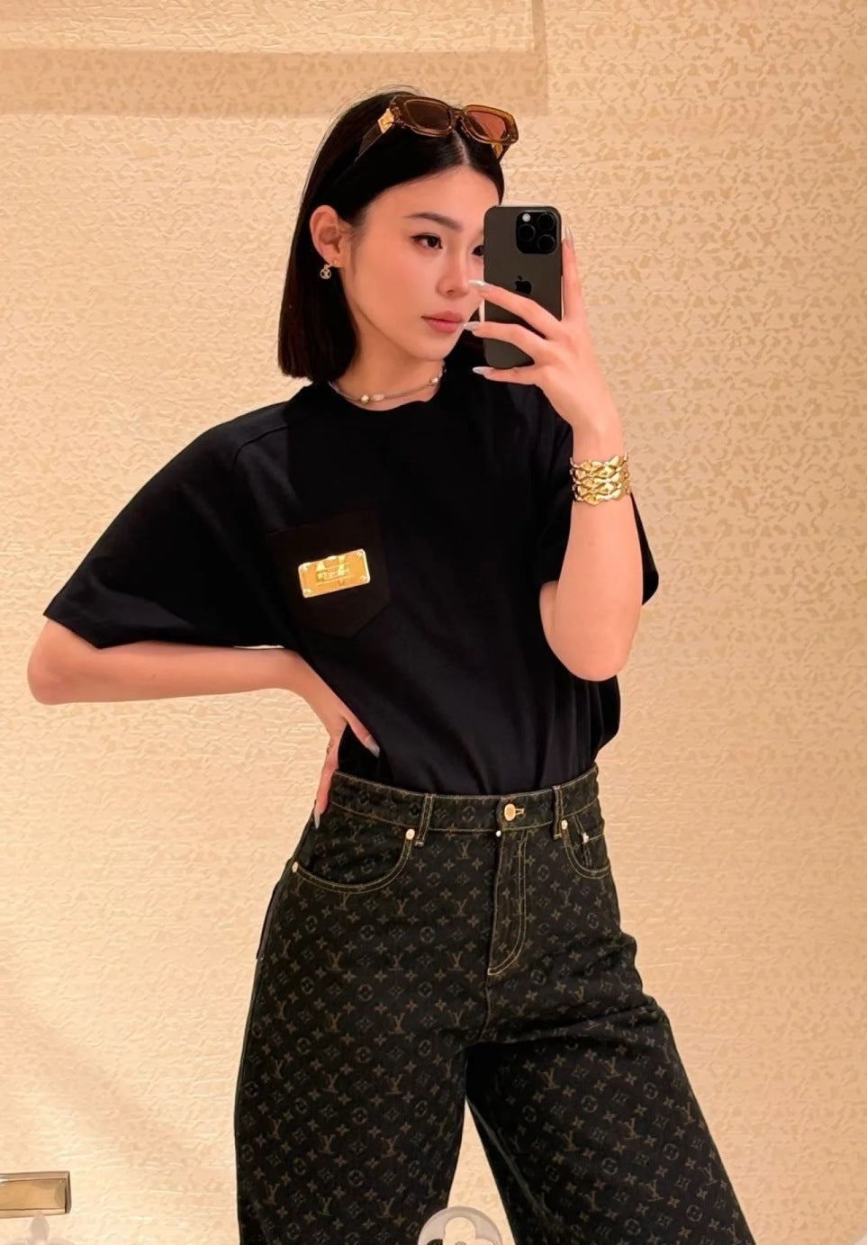 Loui* 25ss signature plaque t-shirt