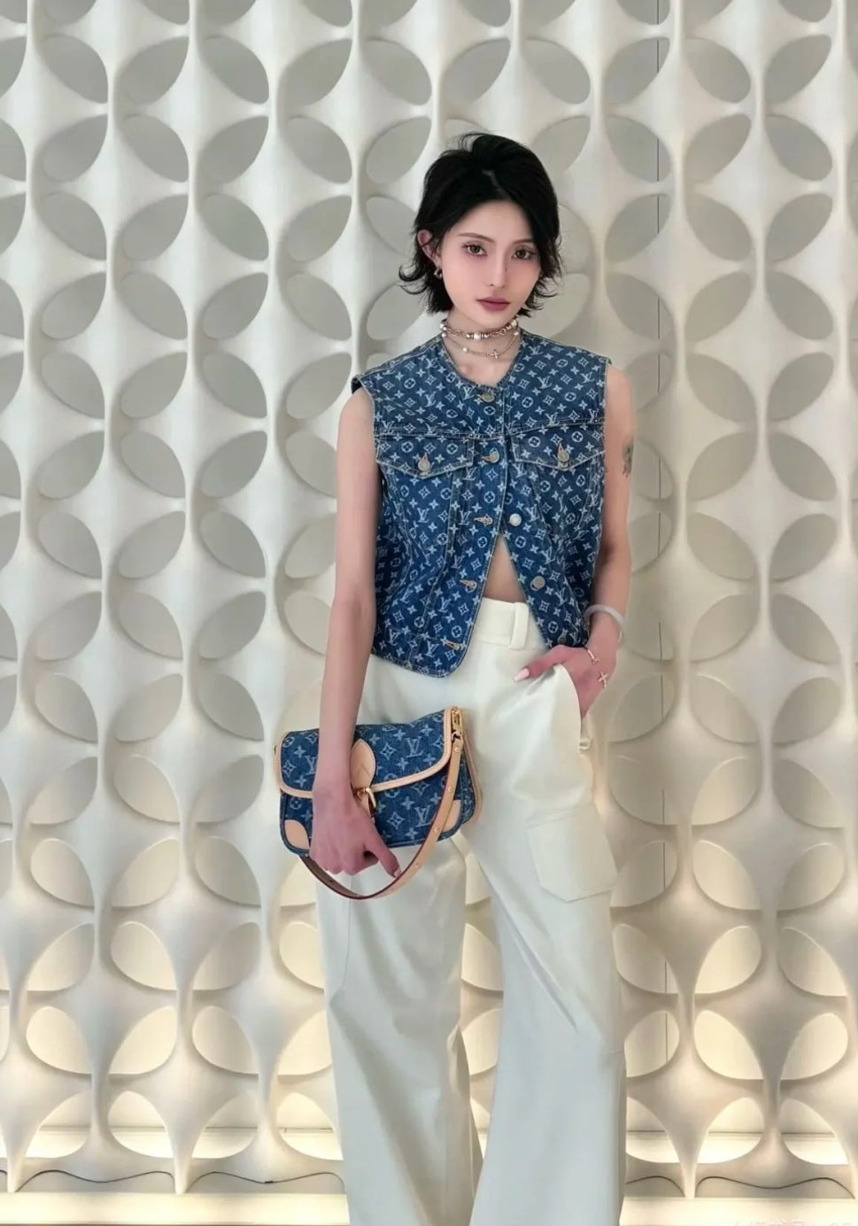 Loui* 25ss monogram sleeveless denim jacket