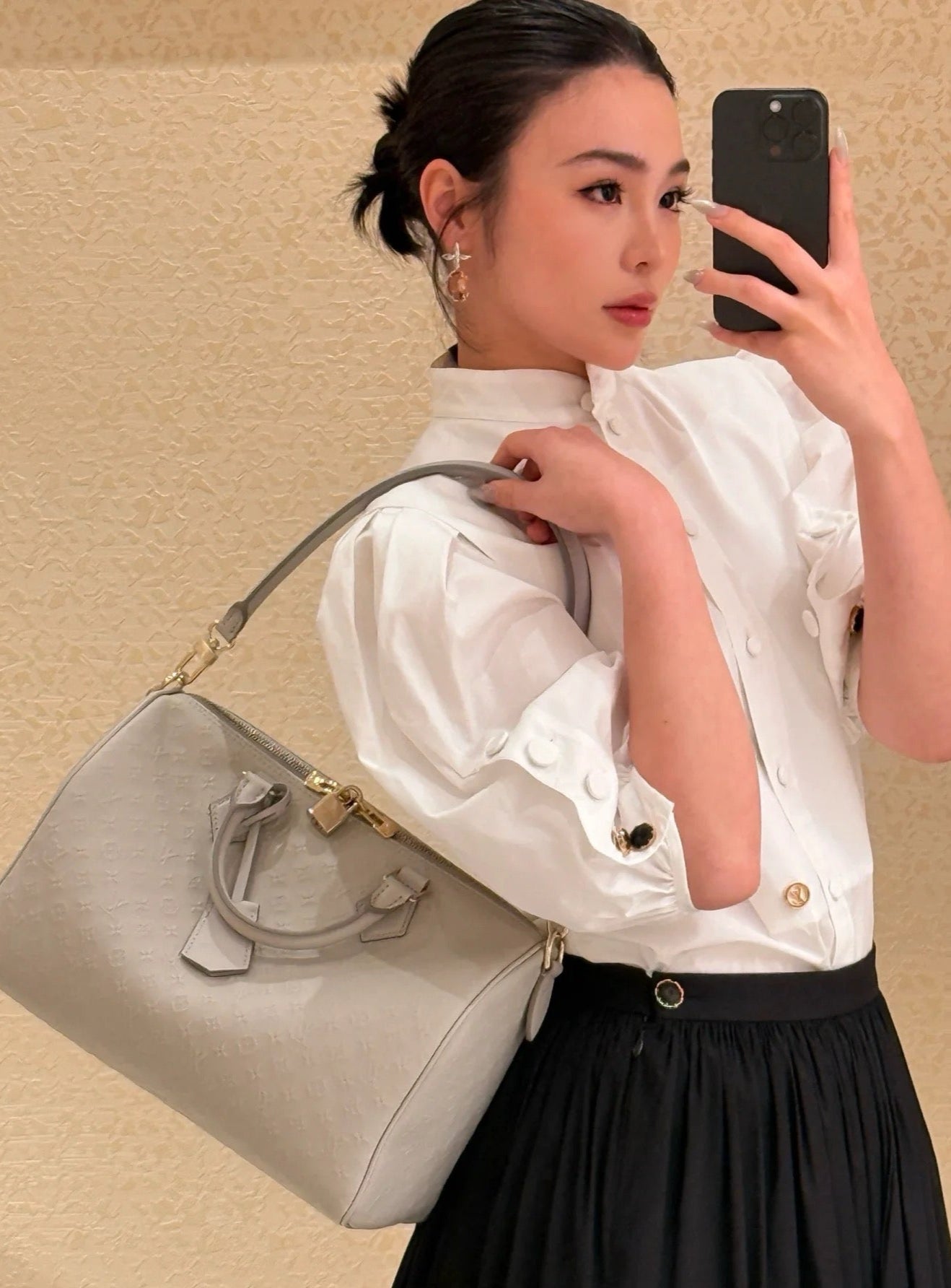 Loui* 25ss puff-sleeve blouse