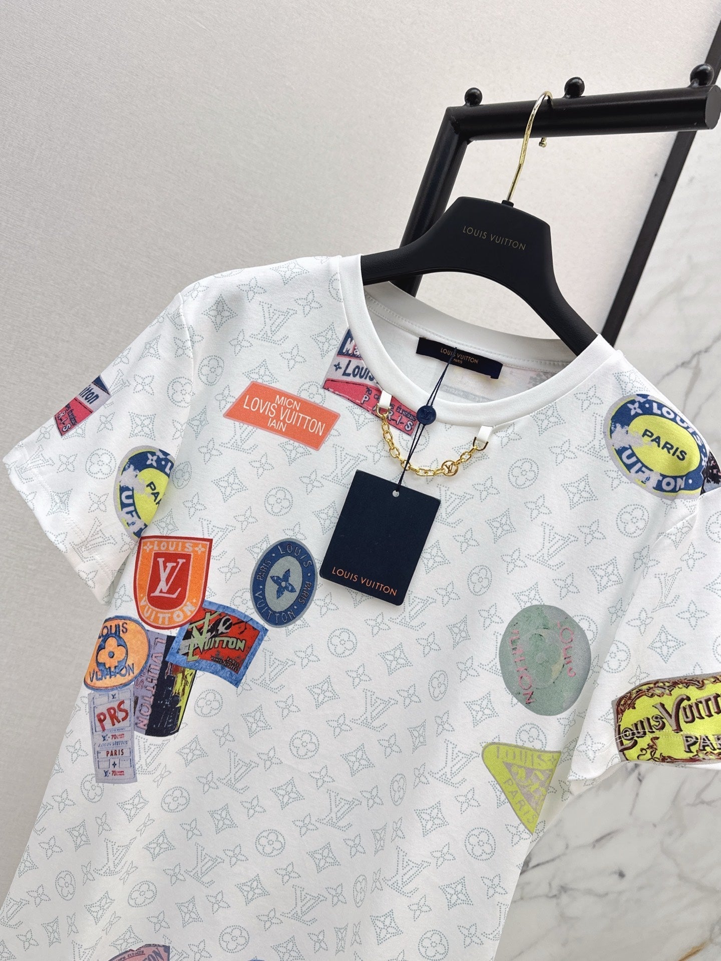 Loui* 25SS Printed badge T-shirt