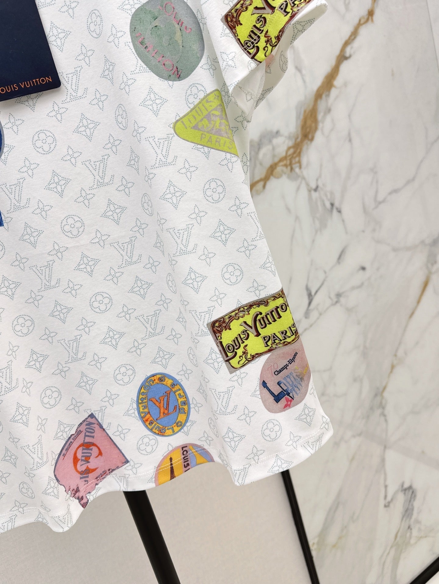 Loui* 25SS Printed badge T-shirt