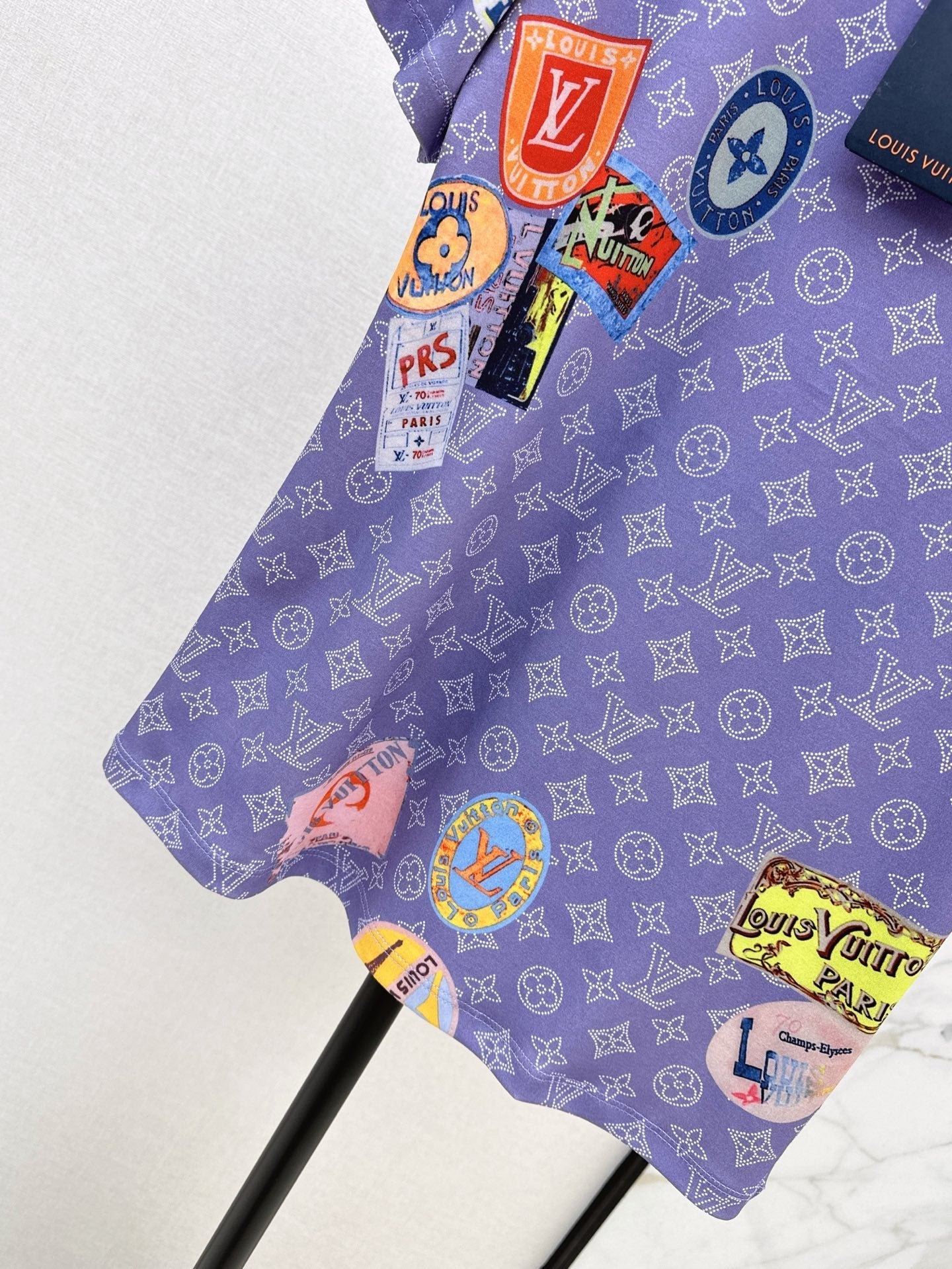 Loui* 25SS Printed badge T-shirt