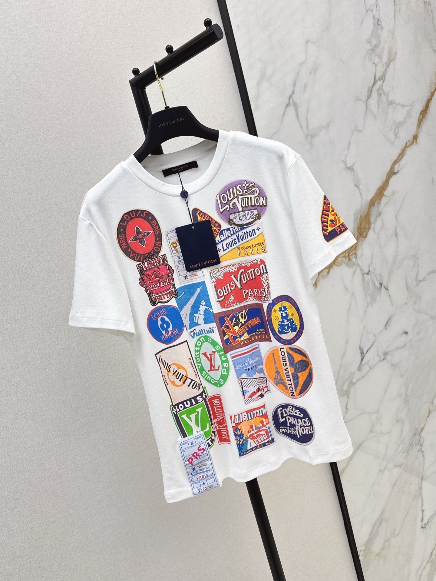 Loui* 25SS Printed badge T-shirt
