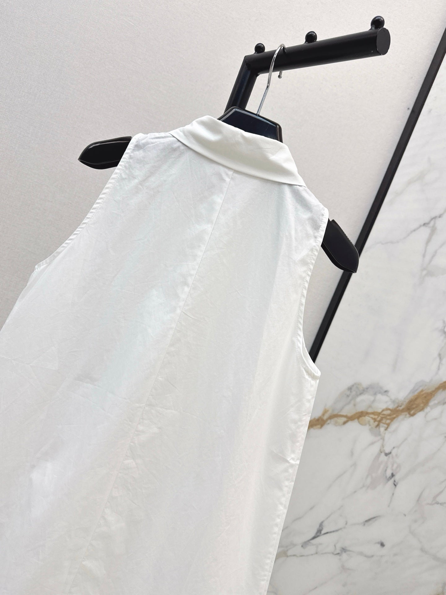 YS* 25ss Lapel sleeveless pleated dress